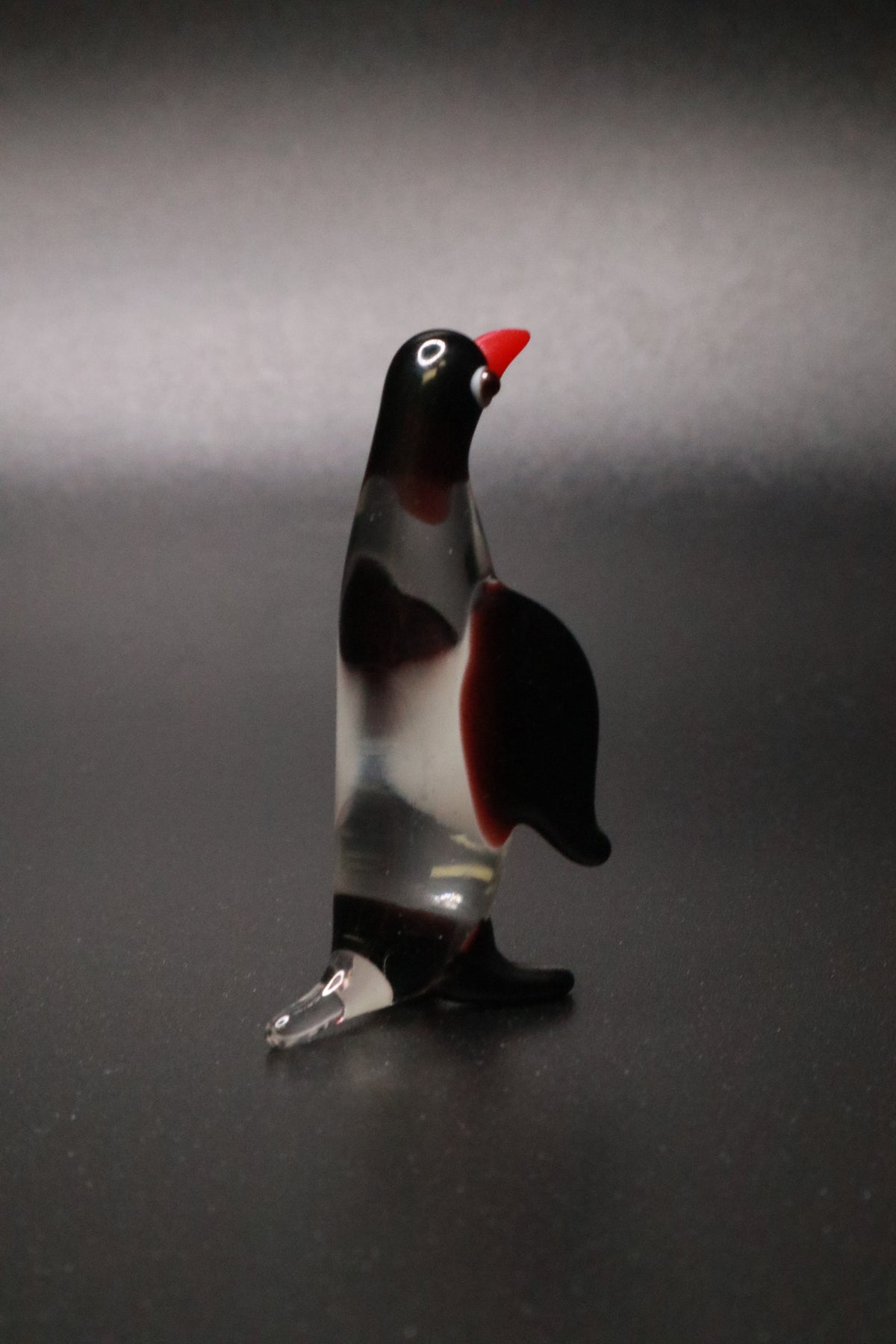 VINTAGE HAND BLOWN ART GLASS MINI PENGUIN