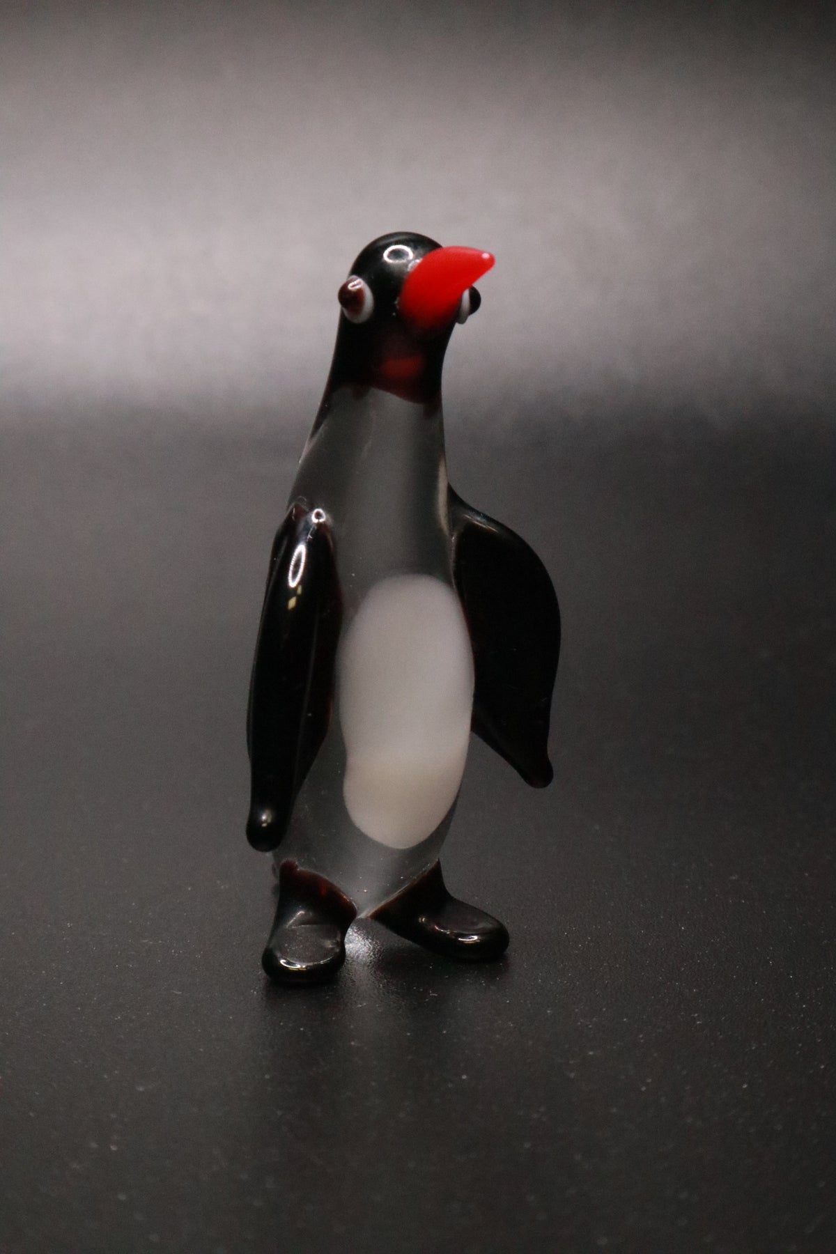 VINTAGE HAND BLOWN ART GLASS MINI PENGUIN