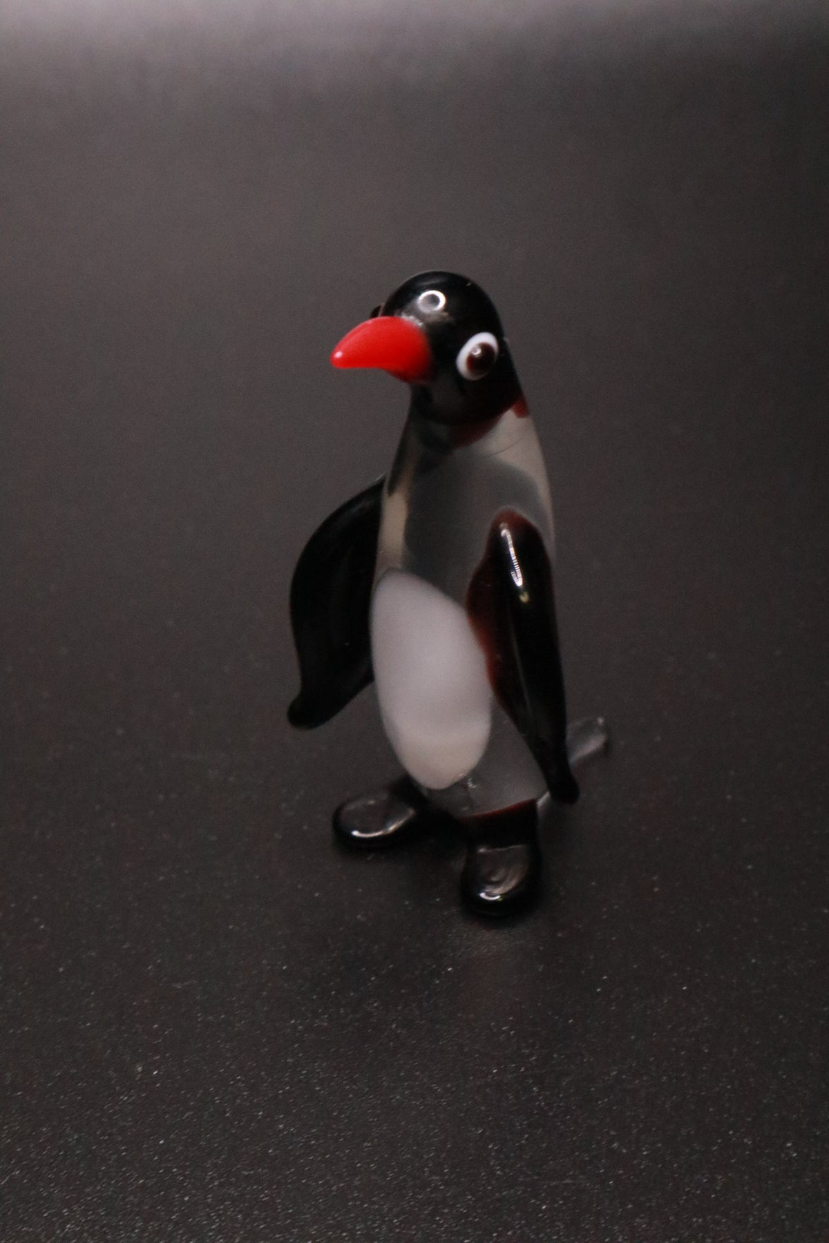 VINTAGE HAND BLOWN ART GLASS MINI PENGUIN