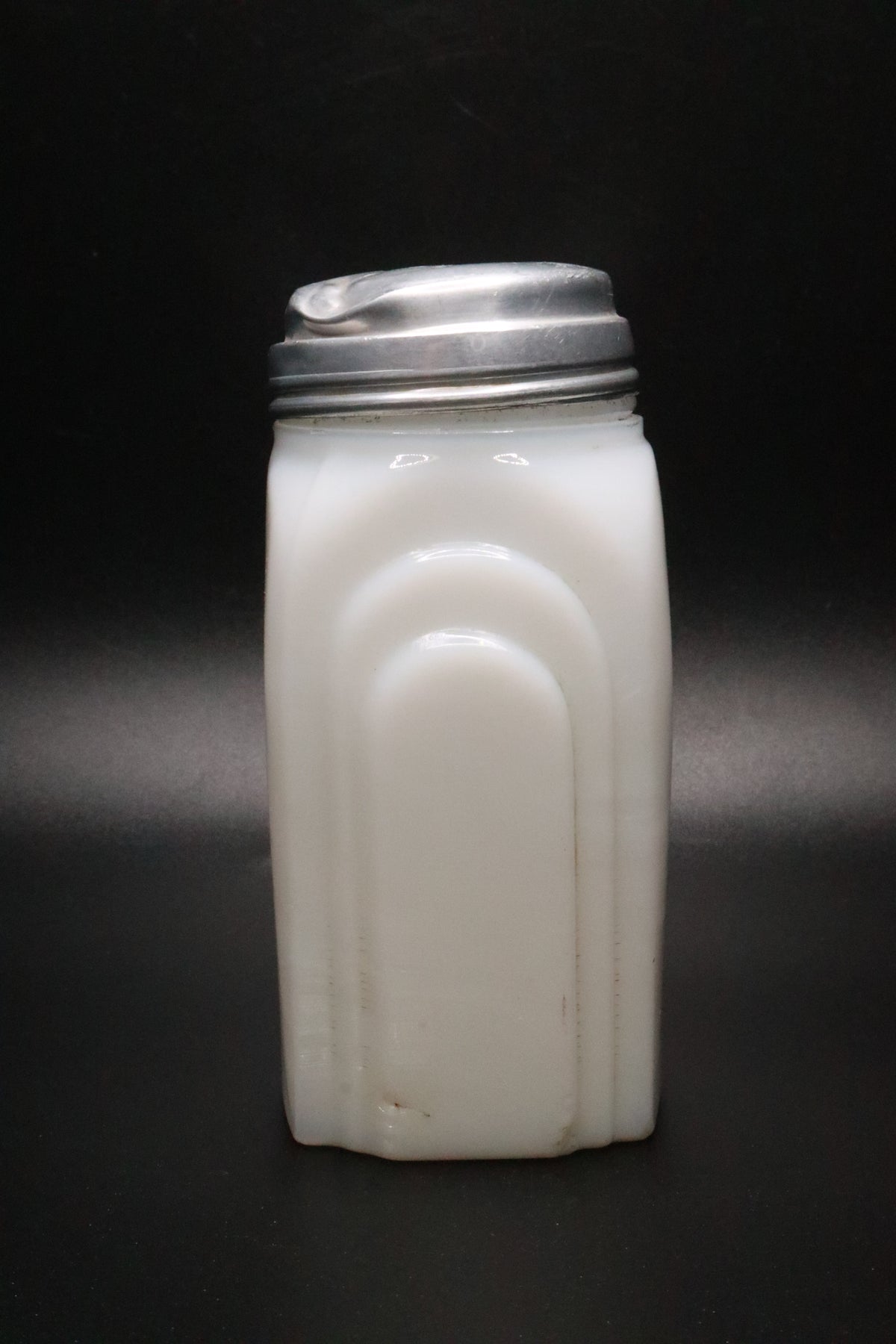 VINTAGE MCKEE ART DECO MILK GLASS "ROMAN ARCH" SALT SHAKER (AS IS)