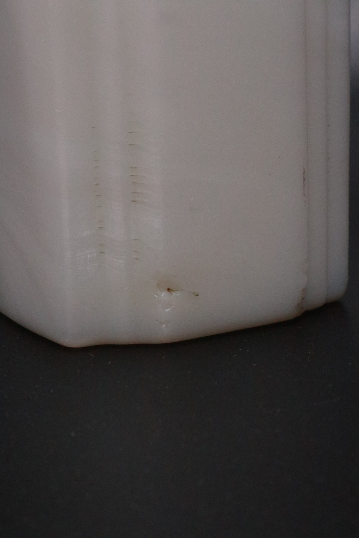 VINTAGE MCKEE ART DECO MILK GLASS "ROMAN ARCH" SALT SHAKER (AS IS)