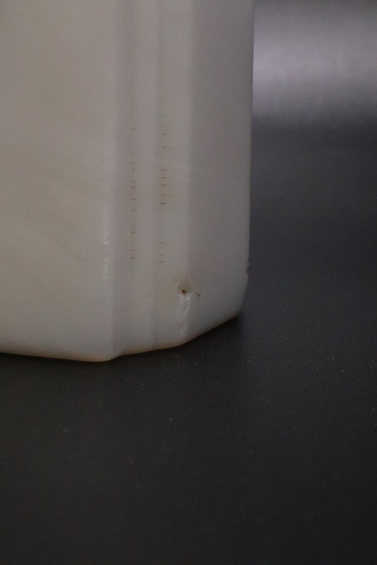VINTAGE MCKEE ART DECO MILK GLASS "ROMAN ARCH" SALT SHAKER (AS IS)