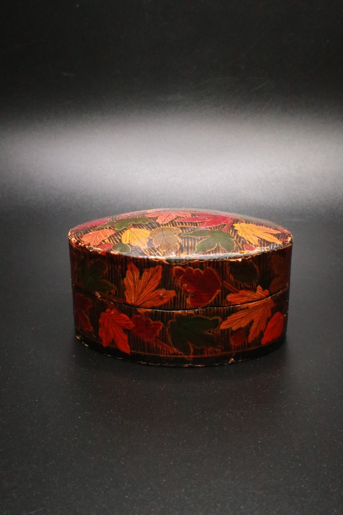 VINTAGE HAND PAINTED KASHMIRI LACQUERED "AUTUMN LEAF" PAPER MACHE TRINKET BOX