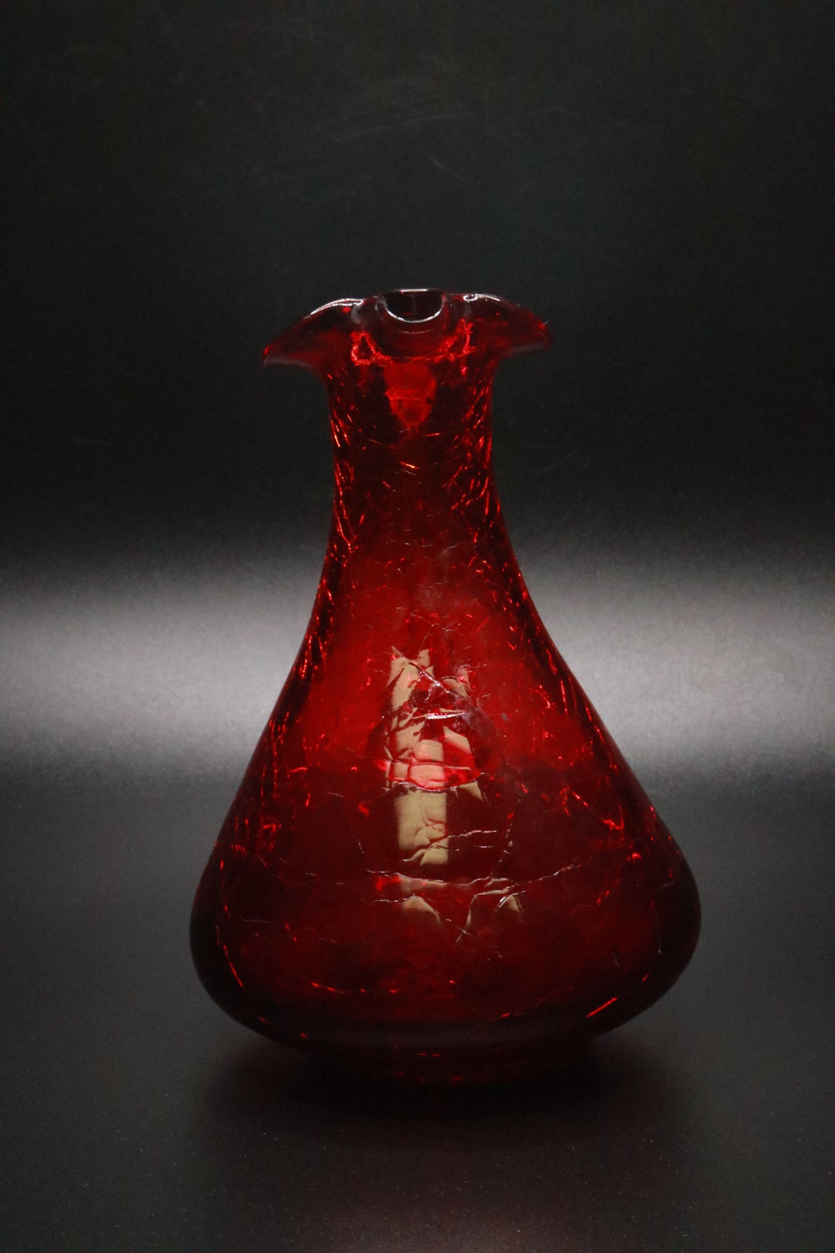 VINTAGE RUBY RED HAND BLOWN CRACKLE GLASS CLEAR HANDLE PITCHER