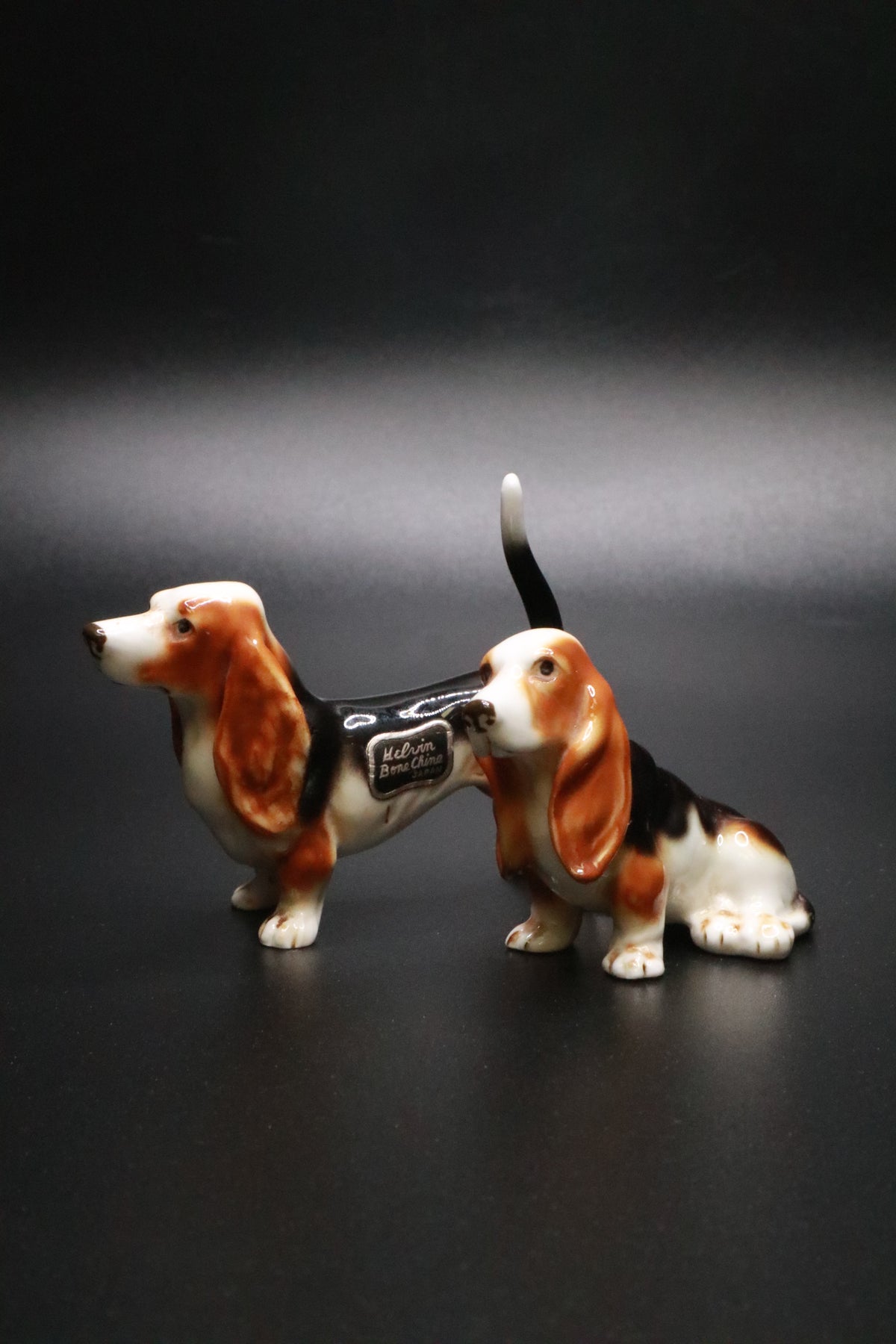 VINTAGE KELVIN BONE CHINA JAPAN BASSET HOUND DOG FIGURINES (SET OF 2)