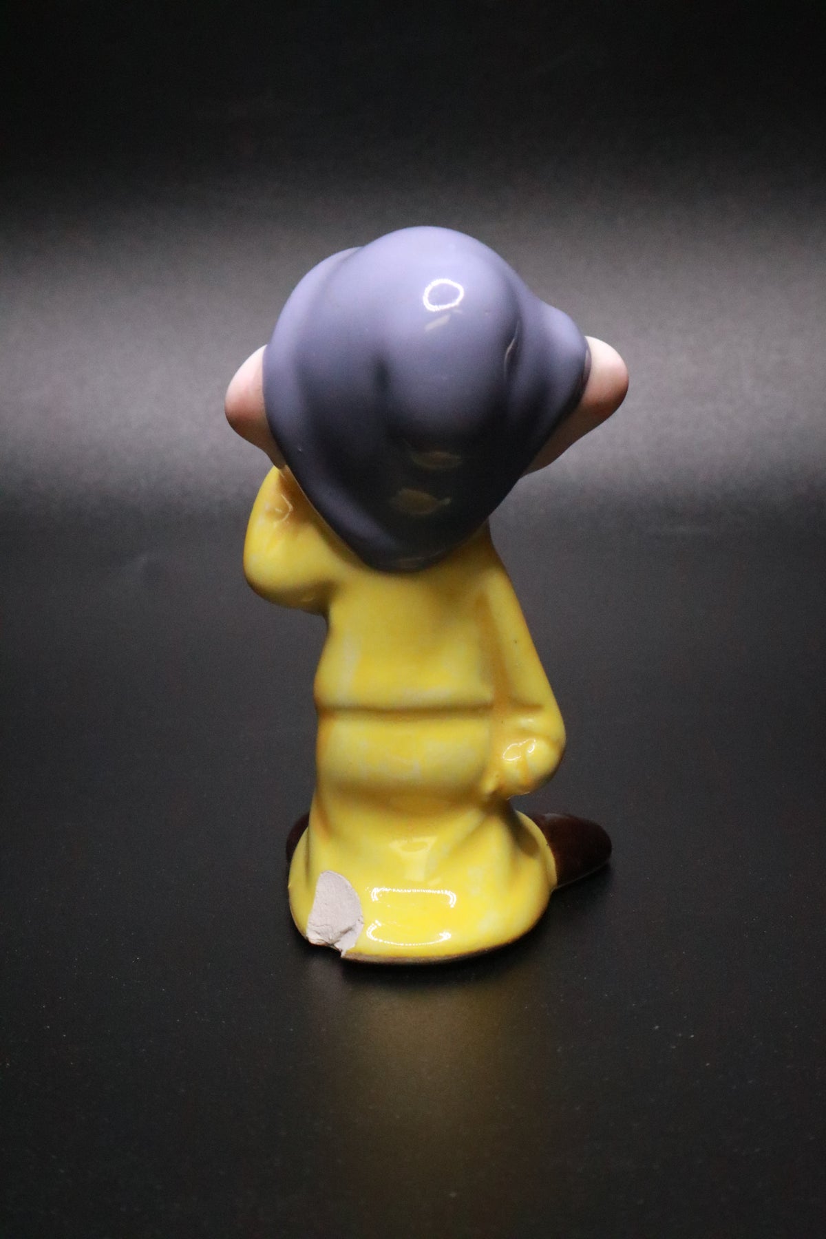 VINTAGE WALT DISNEY PRODUCTIONS JAPAN DOPEY CERAMIC FIGURINE (AS IS)