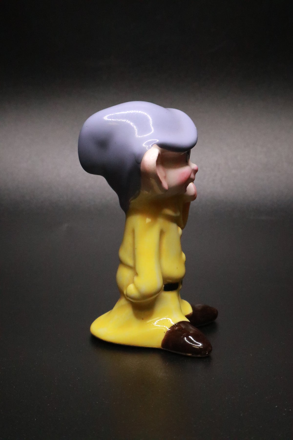 VINTAGE WALT DISNEY PRODUCTIONS JAPAN DOPEY CERAMIC FIGURINE (AS IS)