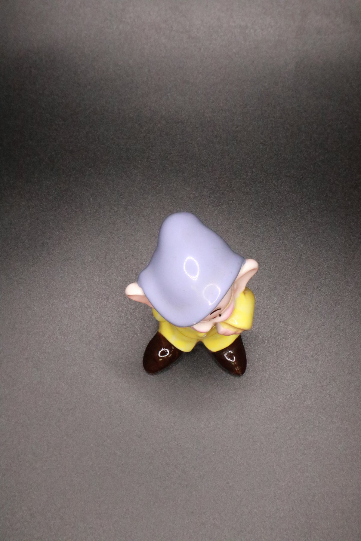 VINTAGE WALT DISNEY PRODUCTIONS JAPAN DOPEY CERAMIC FIGURINE (AS IS)