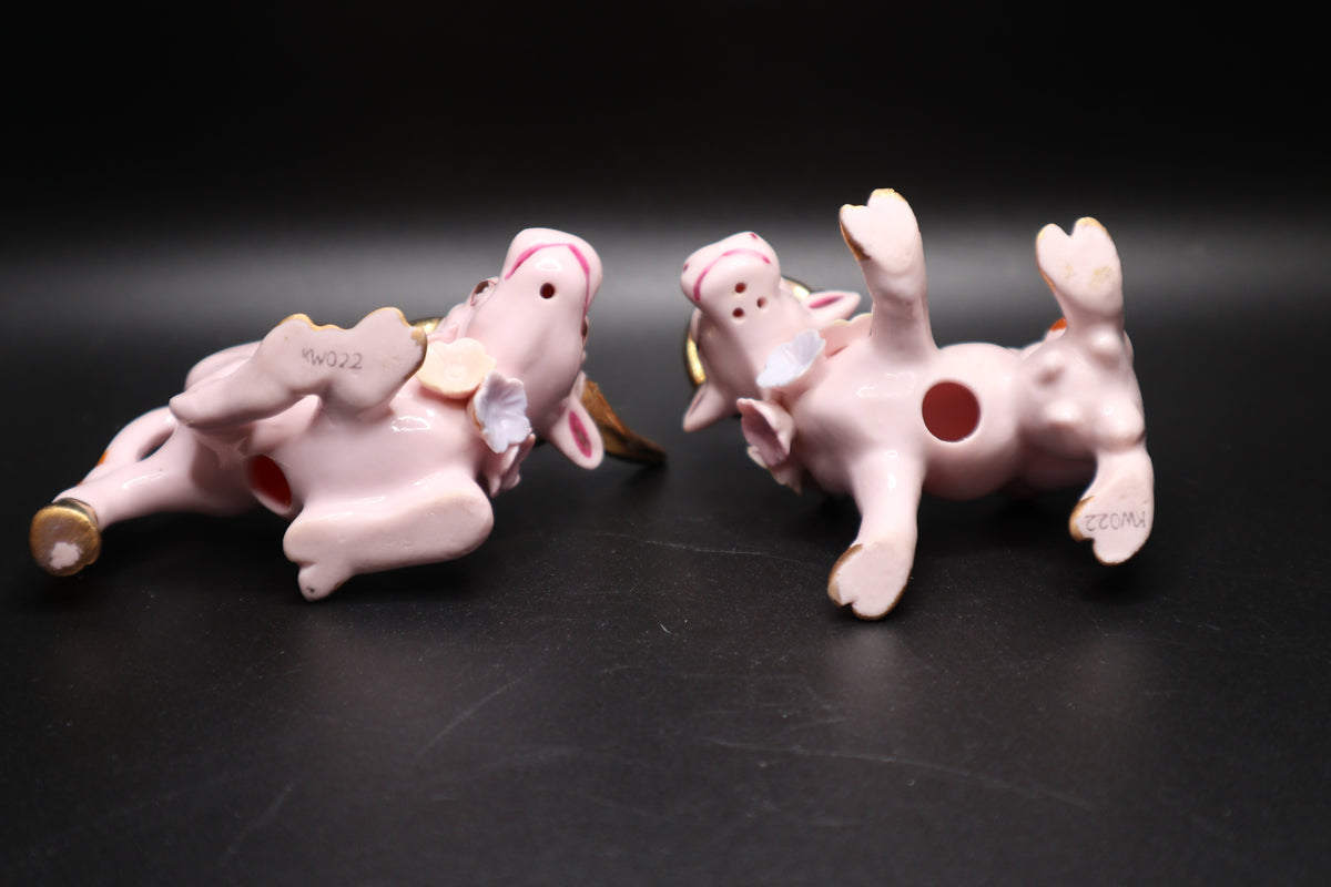 ANTHROPOMORPHIC BULL AND COW HALO SALT AND PEPPER SET