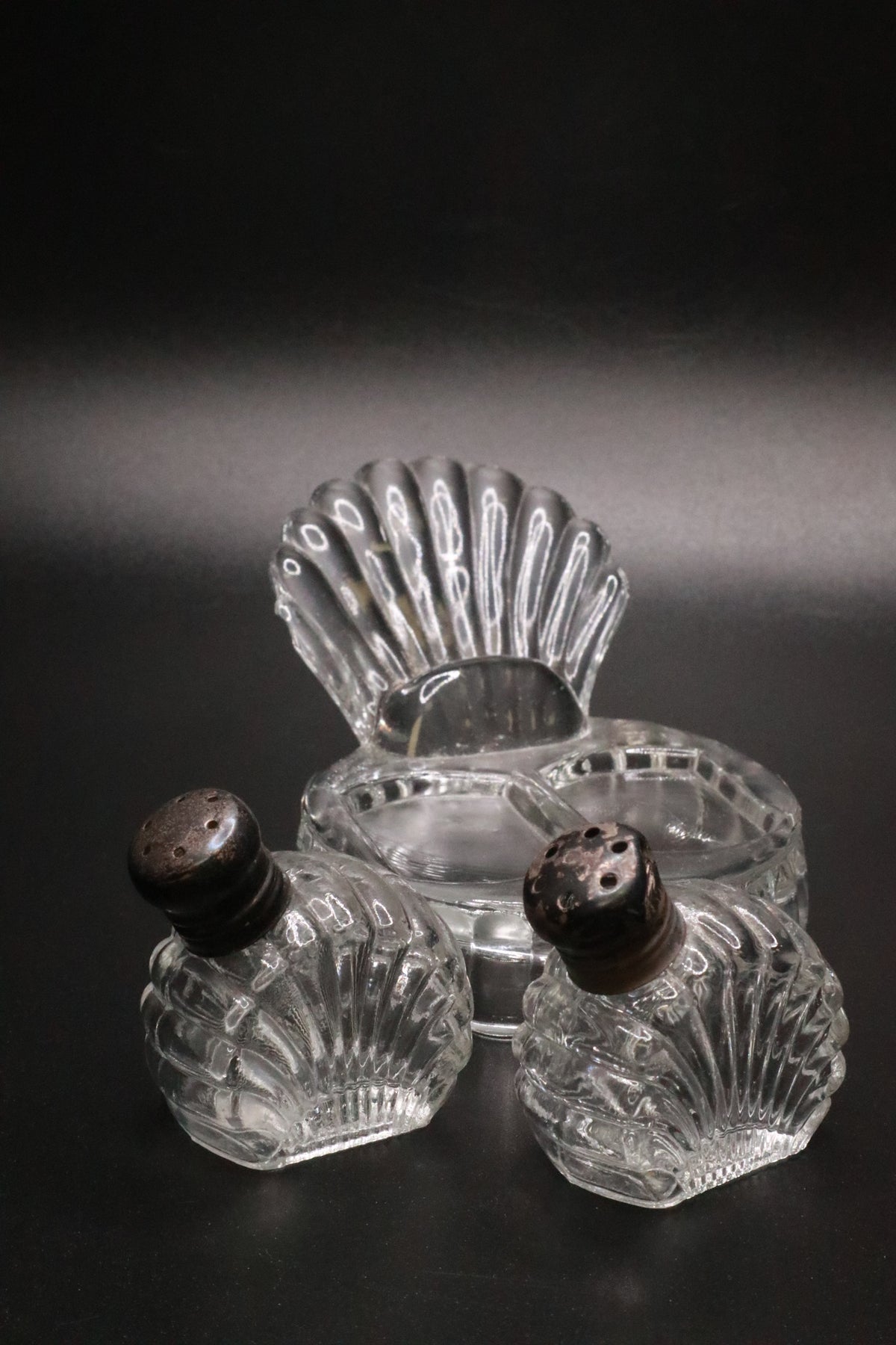 VINTAGE SEASHELL GLASS SHAKERS WITH SILVER TOP AND GLASS BASE