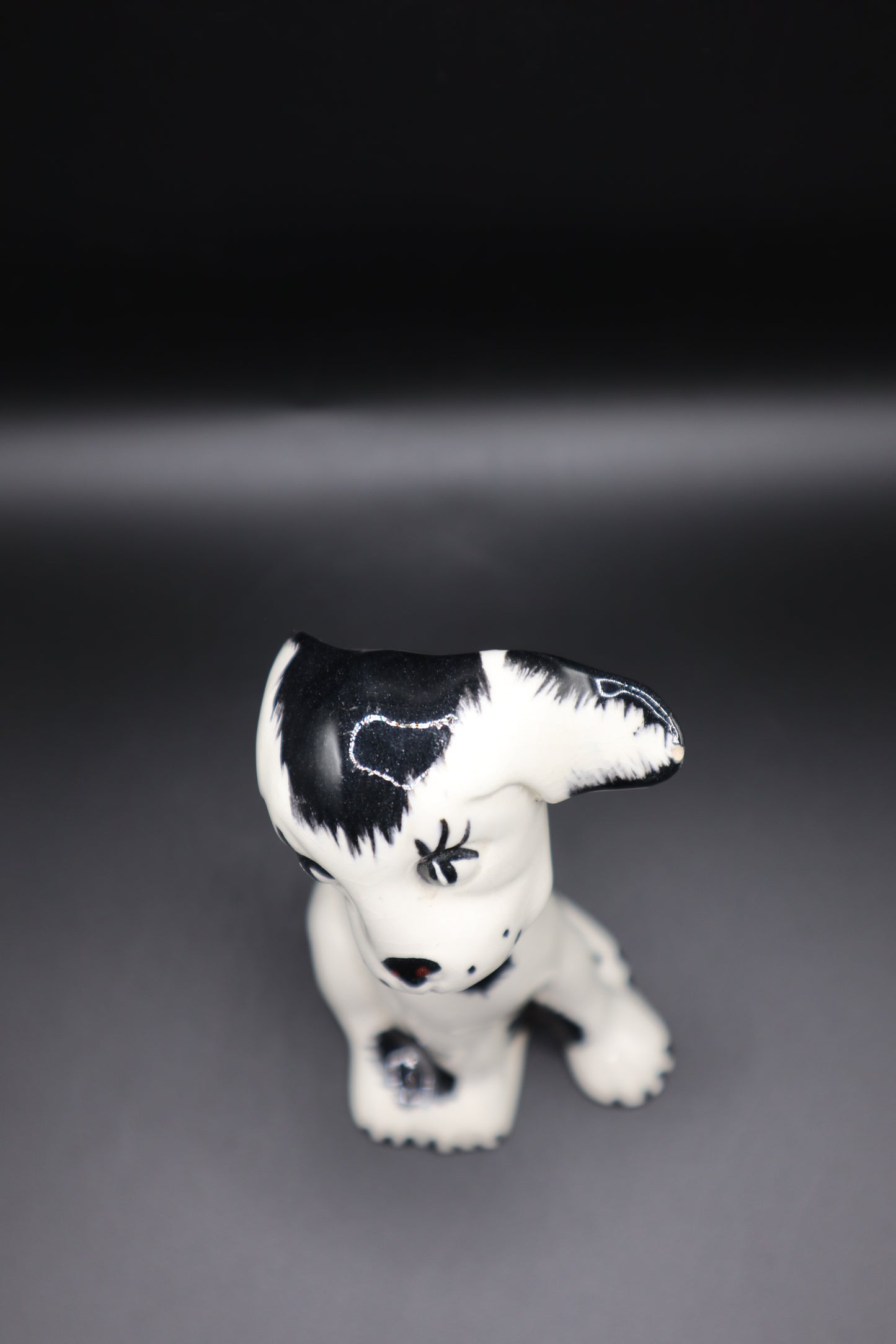 VINTAGE ROBERT SIMMONS DOG FIGURINE
