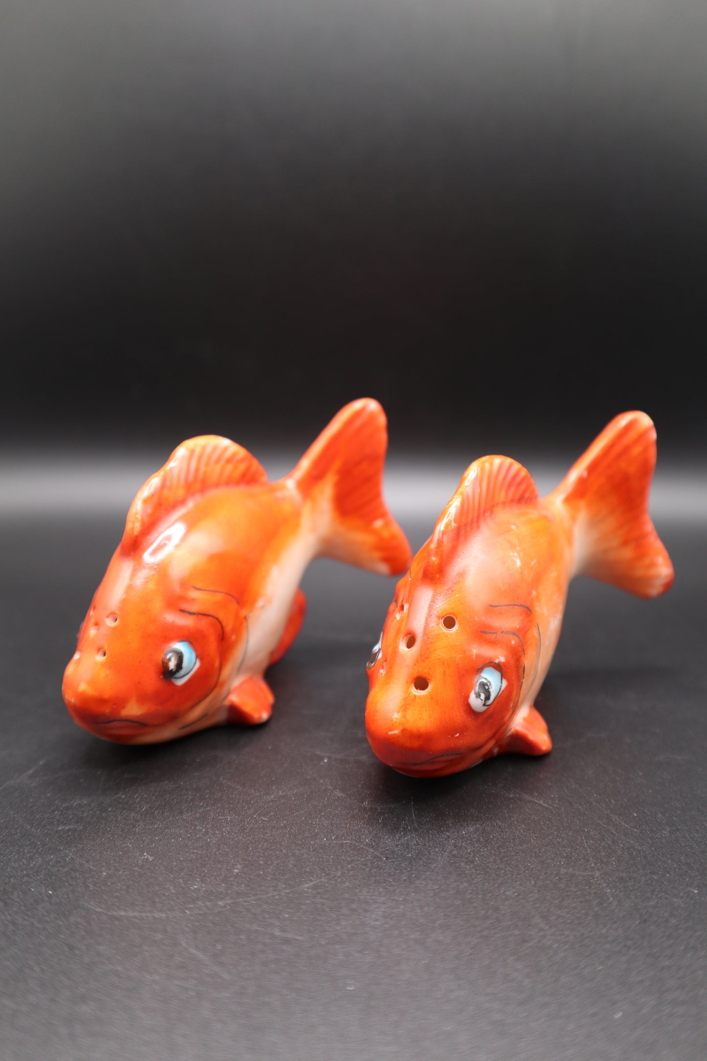 VINTAGE SALT AND PEPPER ORANGE GOLDFISH SHAKERS