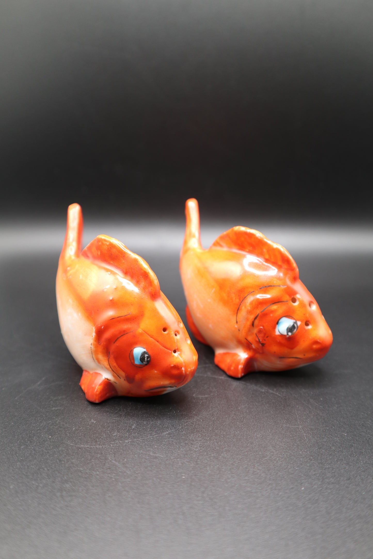 VINTAGE SALT AND PEPPER ORANGE GOLDFISH SHAKERS