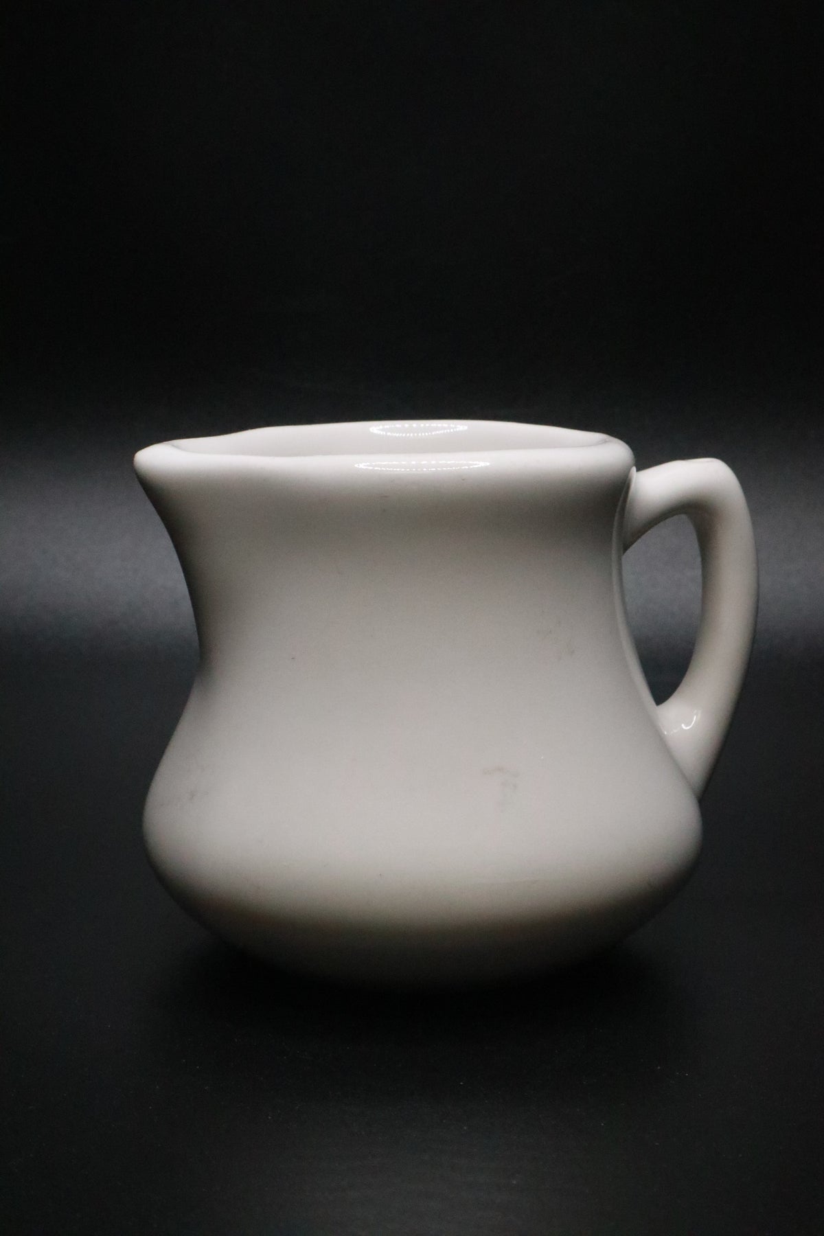 VINTAGE CHEFSWARE CERAMIC WHITE CREAMER