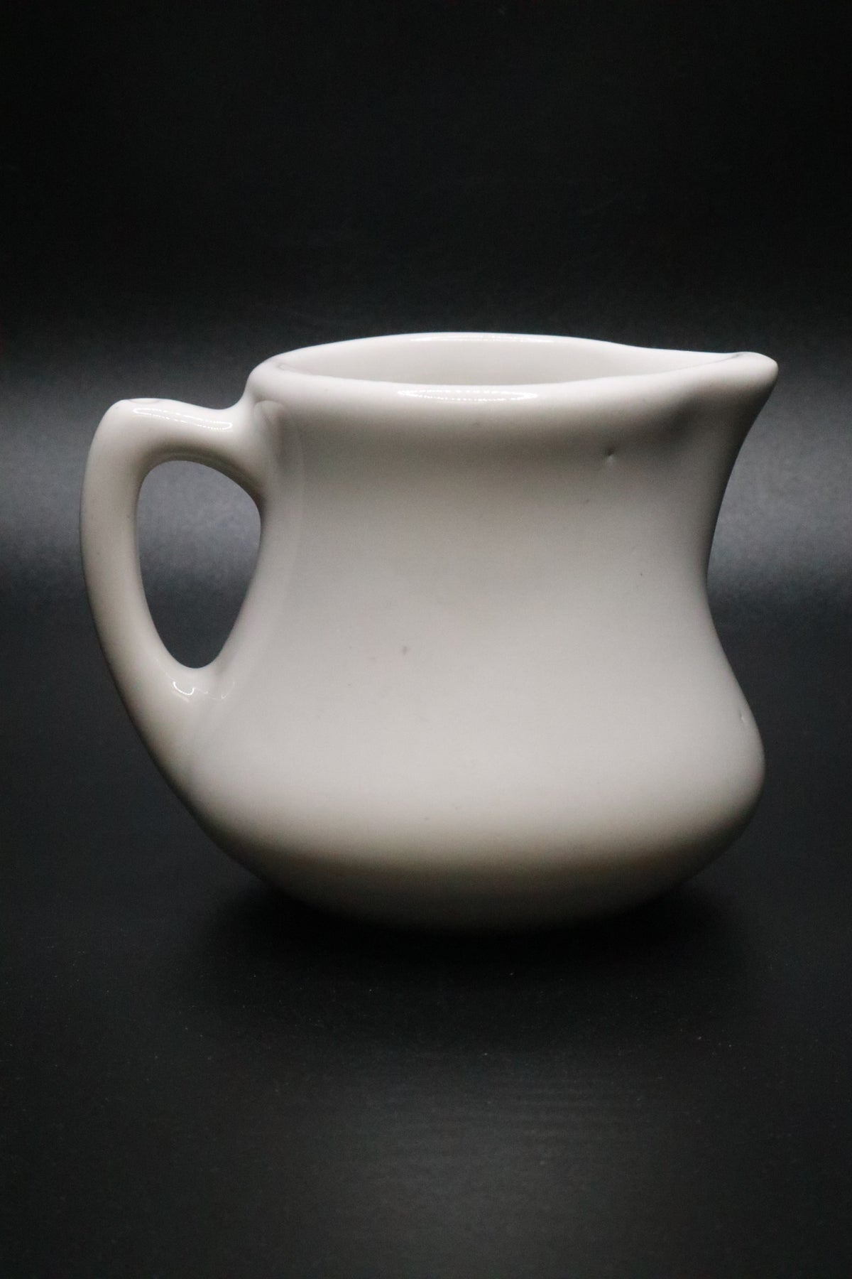 VINTAGE CHEFSWARE CERAMIC WHITE CREAMER