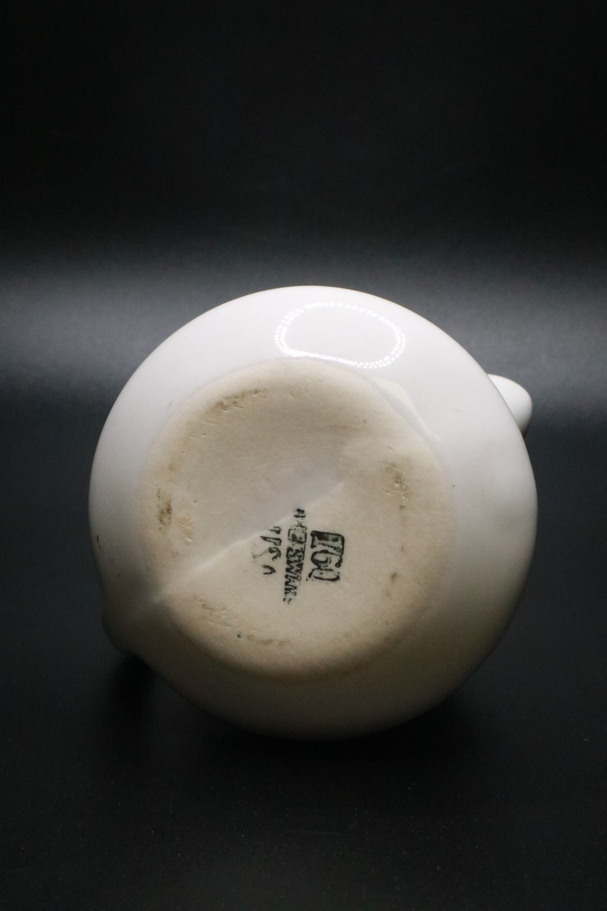 VINTAGE CHEFSWARE CERAMIC WHITE CREAMER
