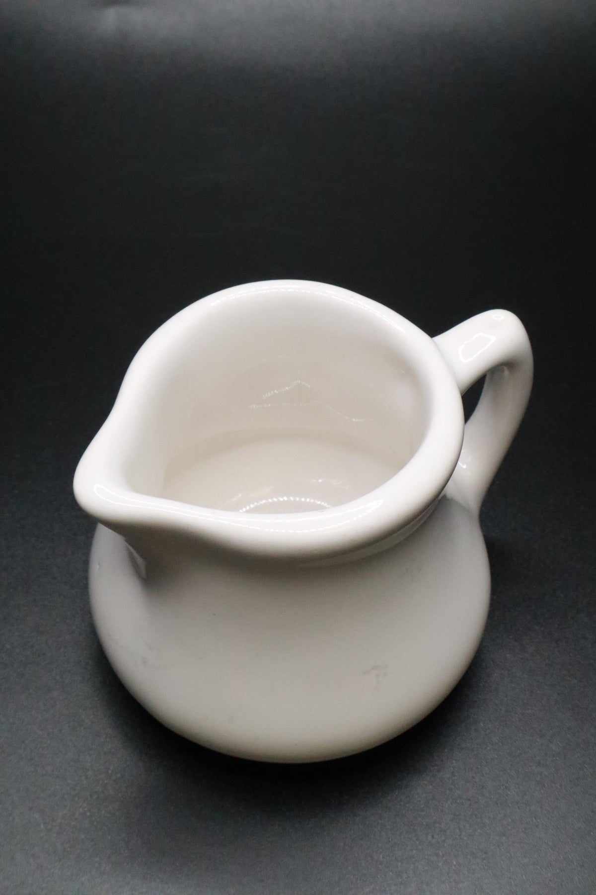 VINTAGE CHEFSWARE CERAMIC WHITE CREAMER