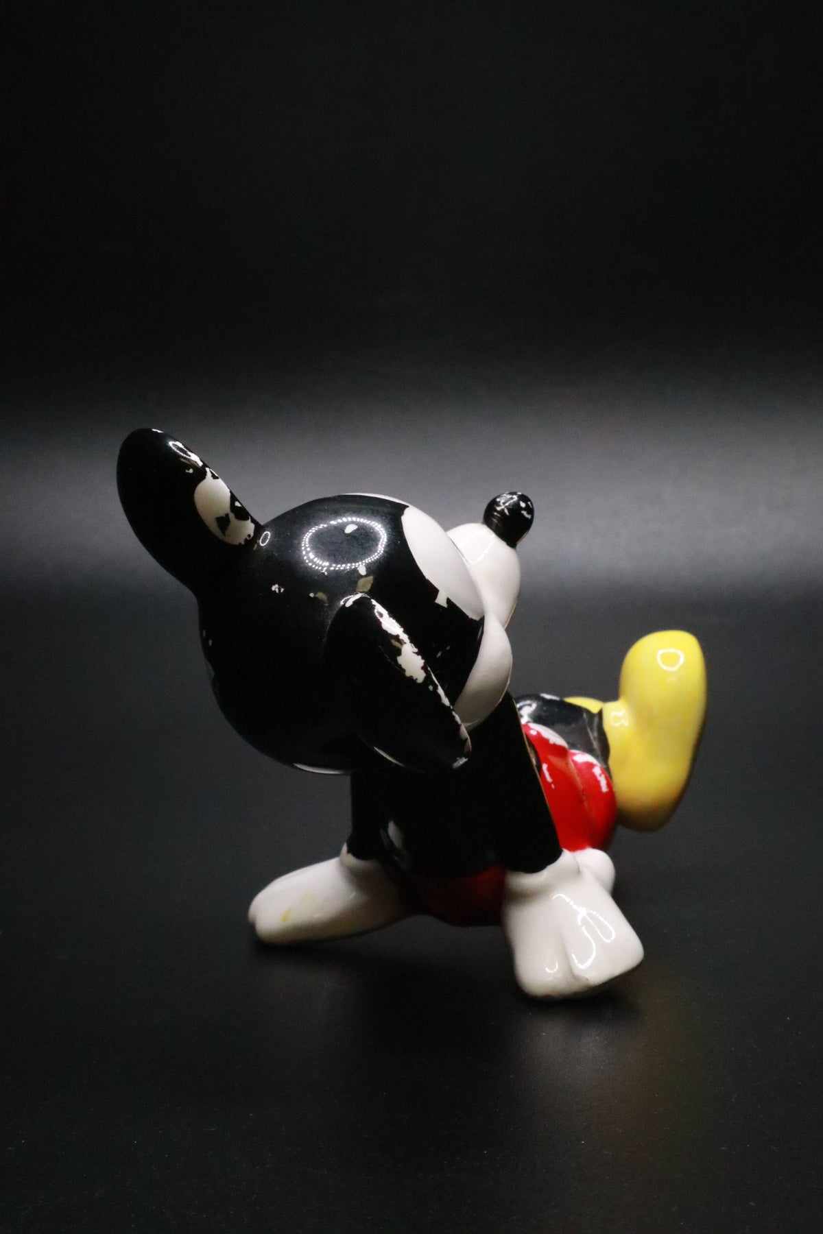 VINTAGE WALT DISNEY PRODUCTIONS JAPAN MICKEY MOUSE CERAMIC FIGURINE (AS IS)