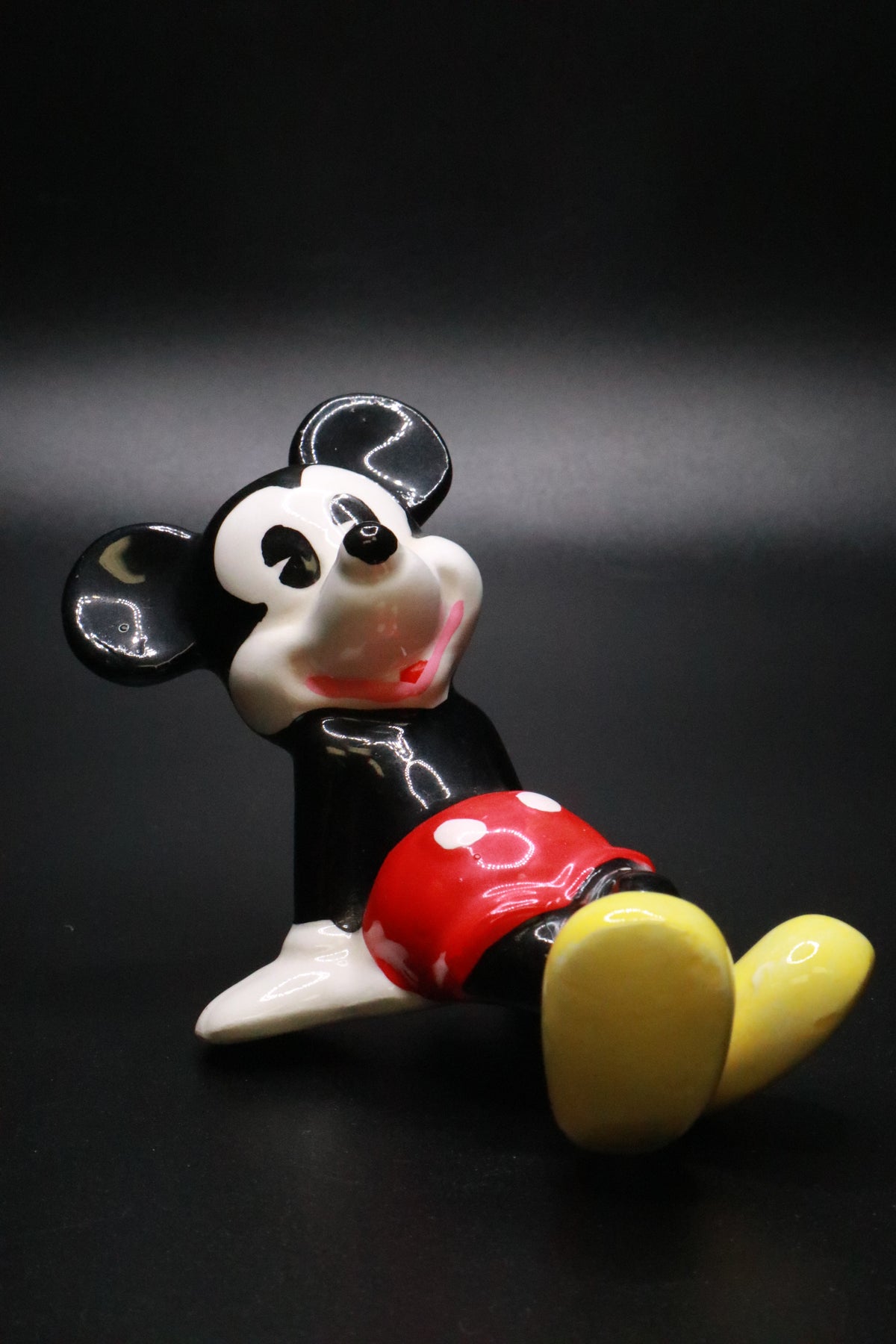 VINTAGE WALT DISNEY PRODUCTIONS JAPAN MICKEY MOUSE CERAMIC FIGURINE