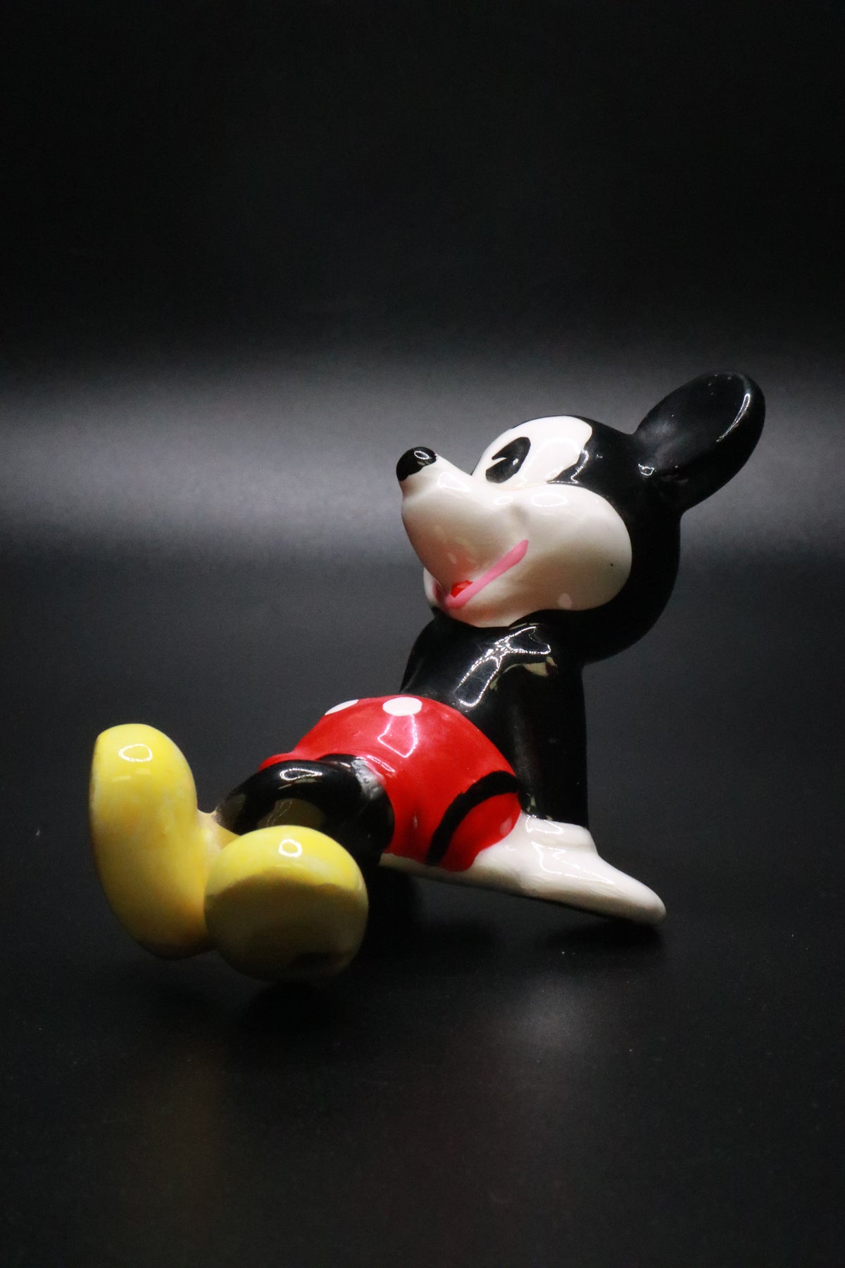 VINTAGE WALT DISNEY PRODUCTIONS JAPAN MICKEY MOUSE CERAMIC FIGURINE