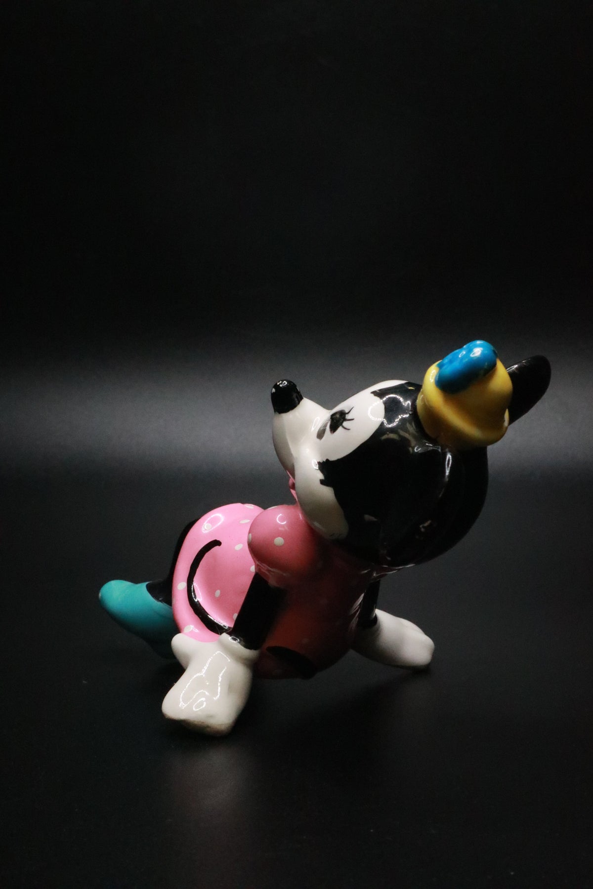 VINTAGE WALT DISNEY PRODUCTIONS JAPAN MINNIE MOUSE CERAMIC FIGURINE
