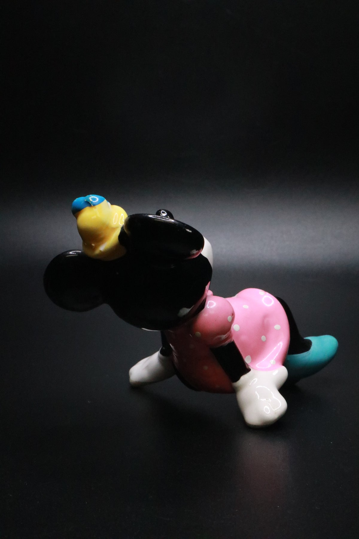 VINTAGE WALT DISNEY PRODUCTIONS JAPAN MINNIE MOUSE CERAMIC FIGURINE