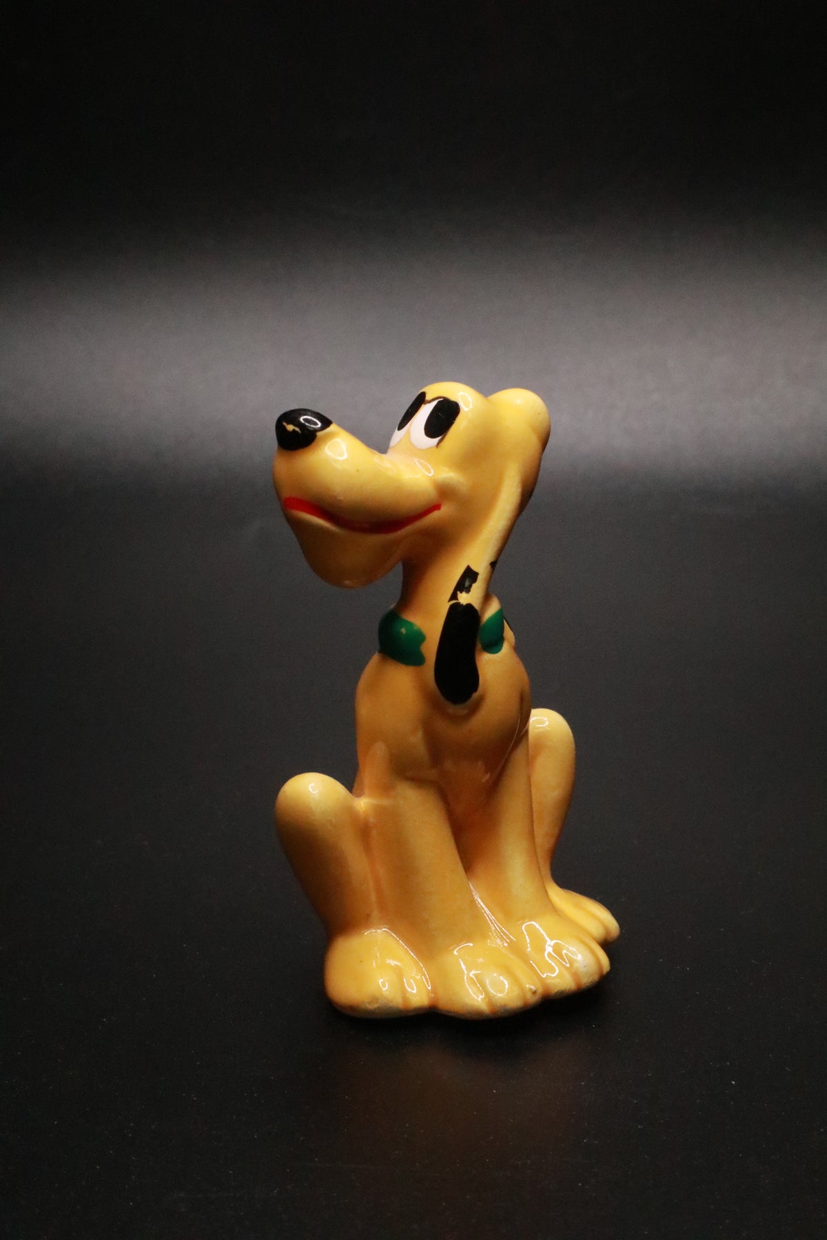 VINTAGE WALT DISNEY PRODUCTIONS JAPAN PLUTO CERAMIC FIGURINE