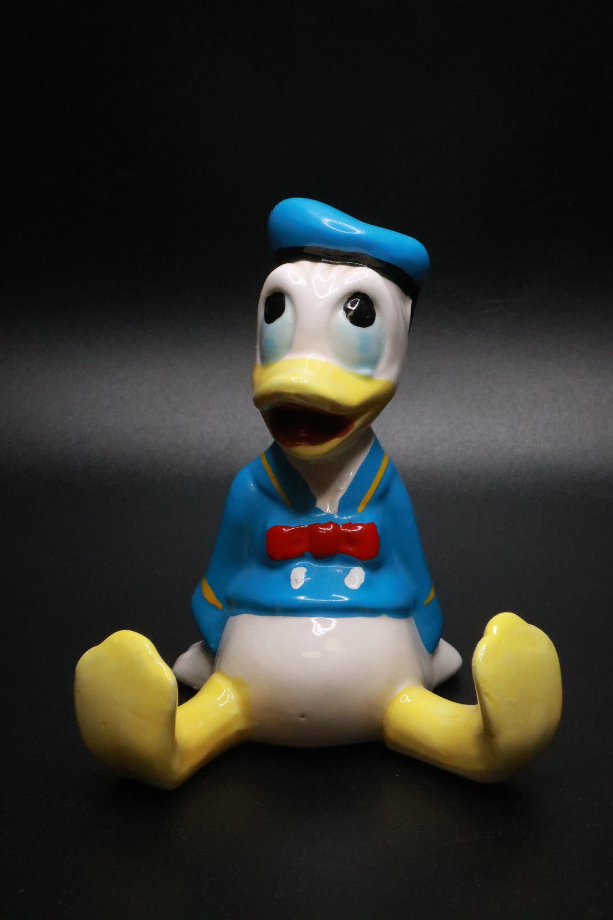 VINTAGE WALT DISNEY PRODUCTIONS JAPAN DONALD DUCK CERAMIC FIGURINE