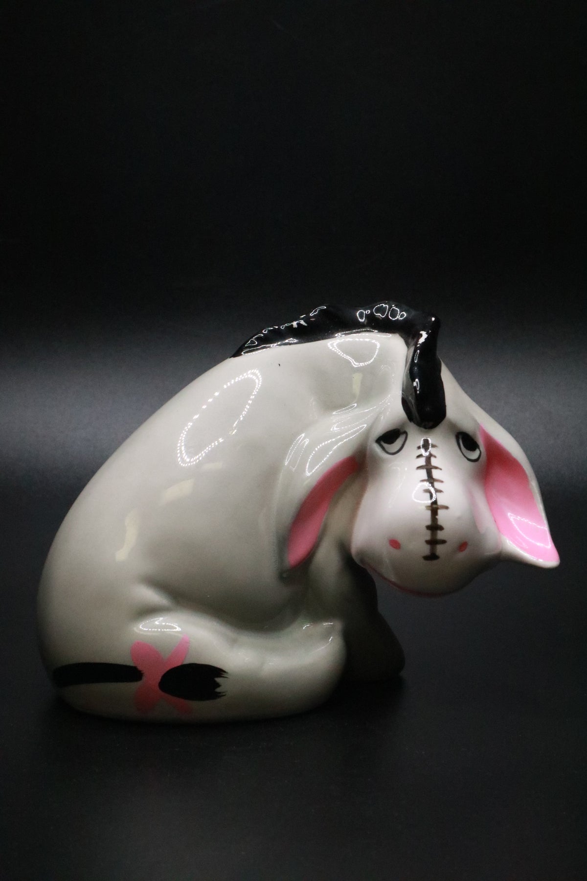 VINTAGE WALT DISNEY PRODUCTIONS JAPAN EEYORE CERAMIC FIGURINE