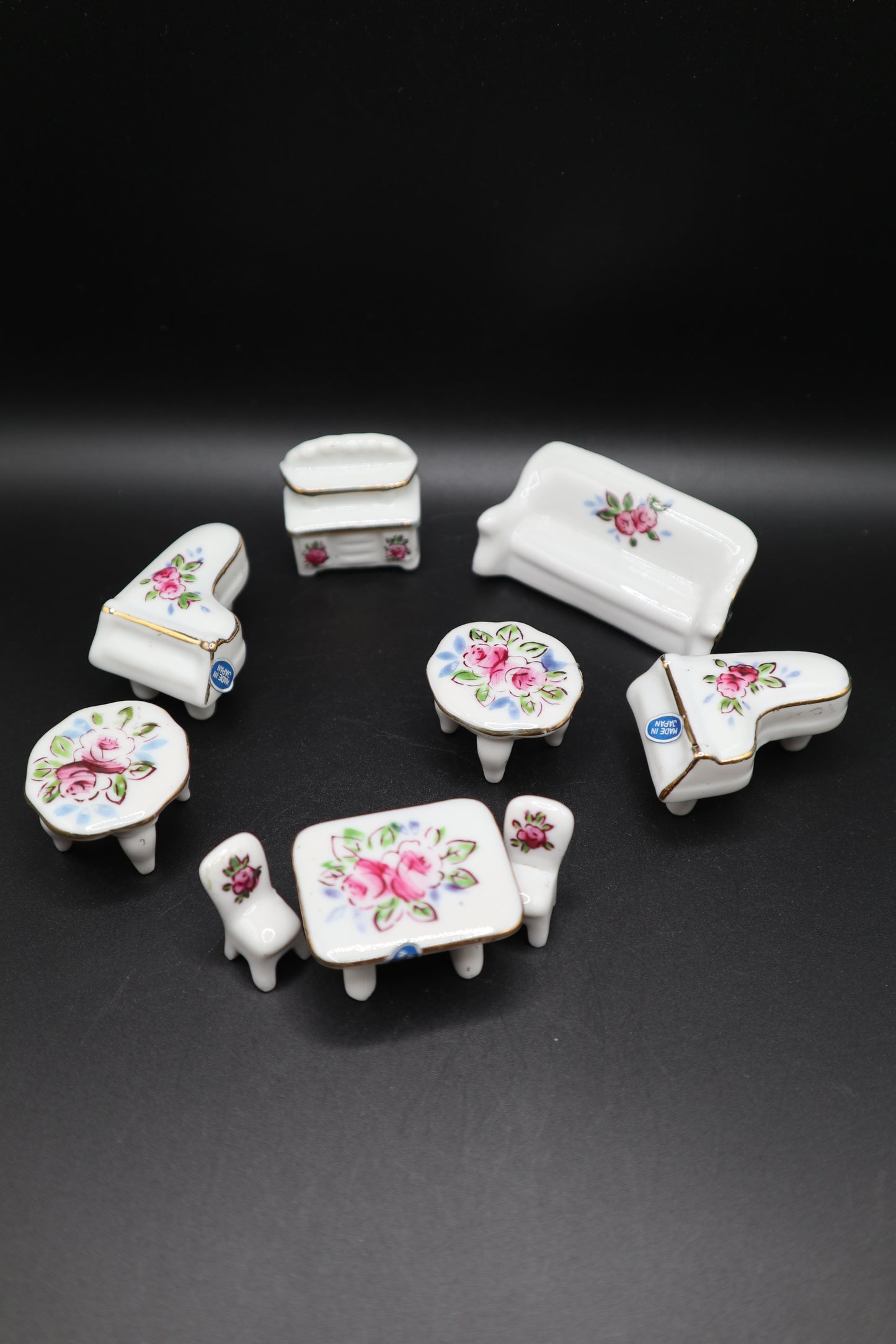 VINTAGE JAPANESE PORCELAIN DOLL HOUSE FURNITURE