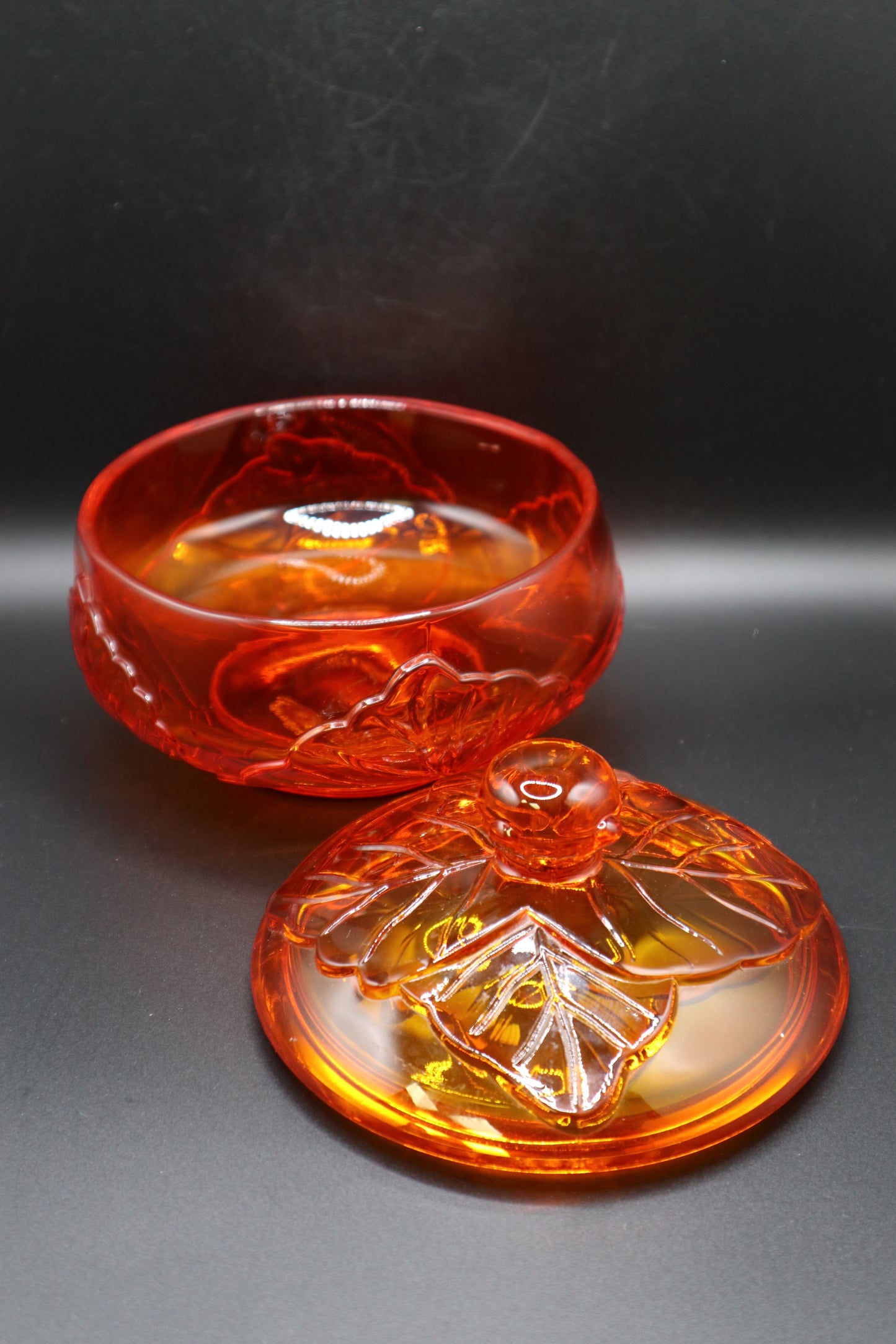 MCM VIKING PERSIMMON EPIC LEAF LIDDED CANDY DISH