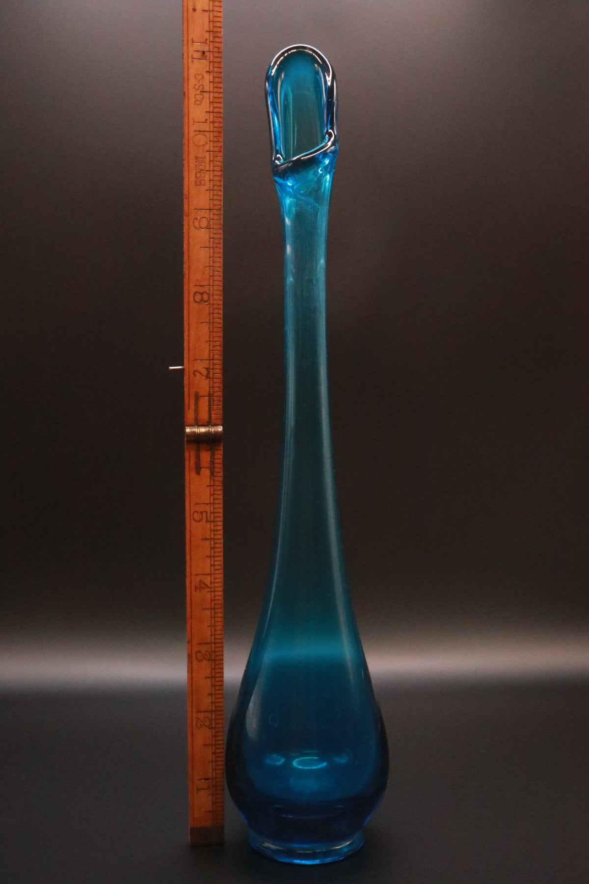 MCM VIKING "BLUENIQUE" SWUNG ART GLASS VASE