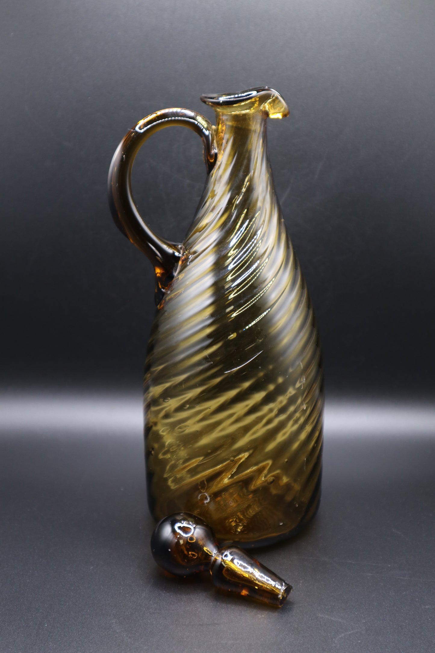 VINTAGE SWIRL HAND BLOWN GLASS CRUET OIL VINEGAR W/ BUBBLE STOPPER