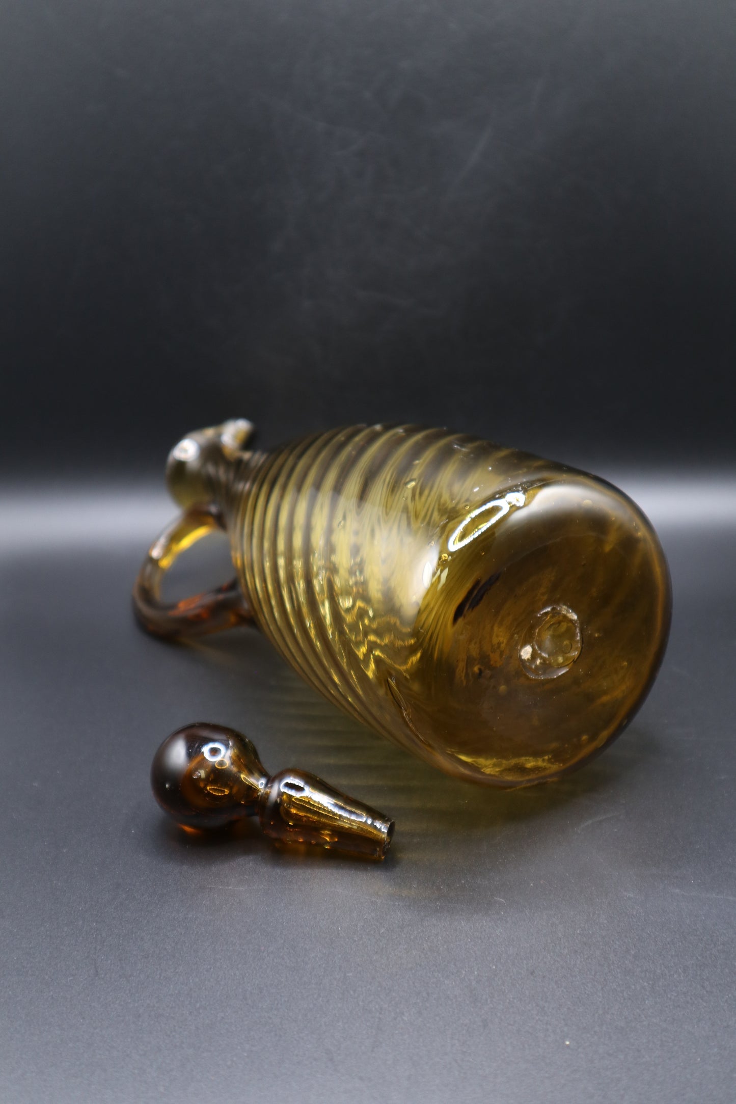 VINTAGE SWIRL HAND BLOWN GLASS CRUET OIL VINEGAR W/ BUBBLE STOPPER