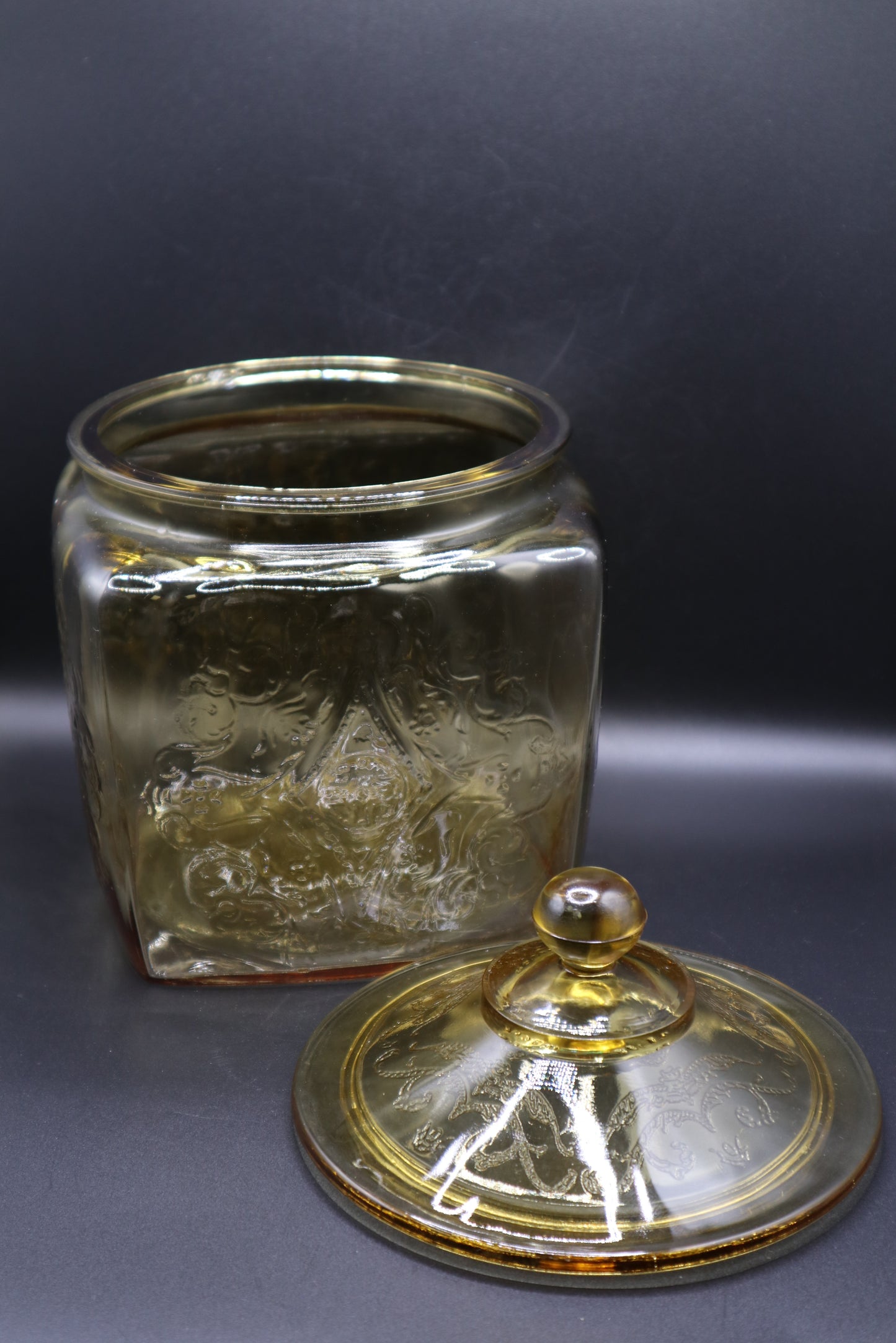 VINTAGE FEDERAL GLASS MADRID AMBER COOKIE JAR & LID