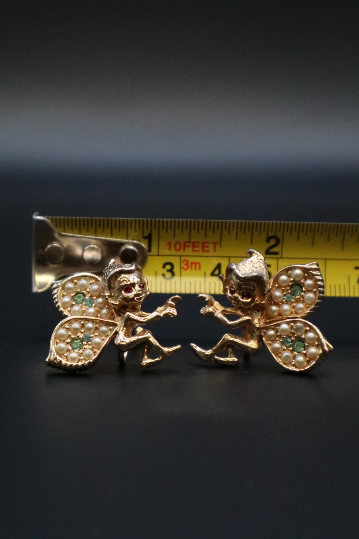 VINTAGE SCREWBALL PIXIE GOLD TONE EARRINGS WITH TEAL STONES AND PEARLS