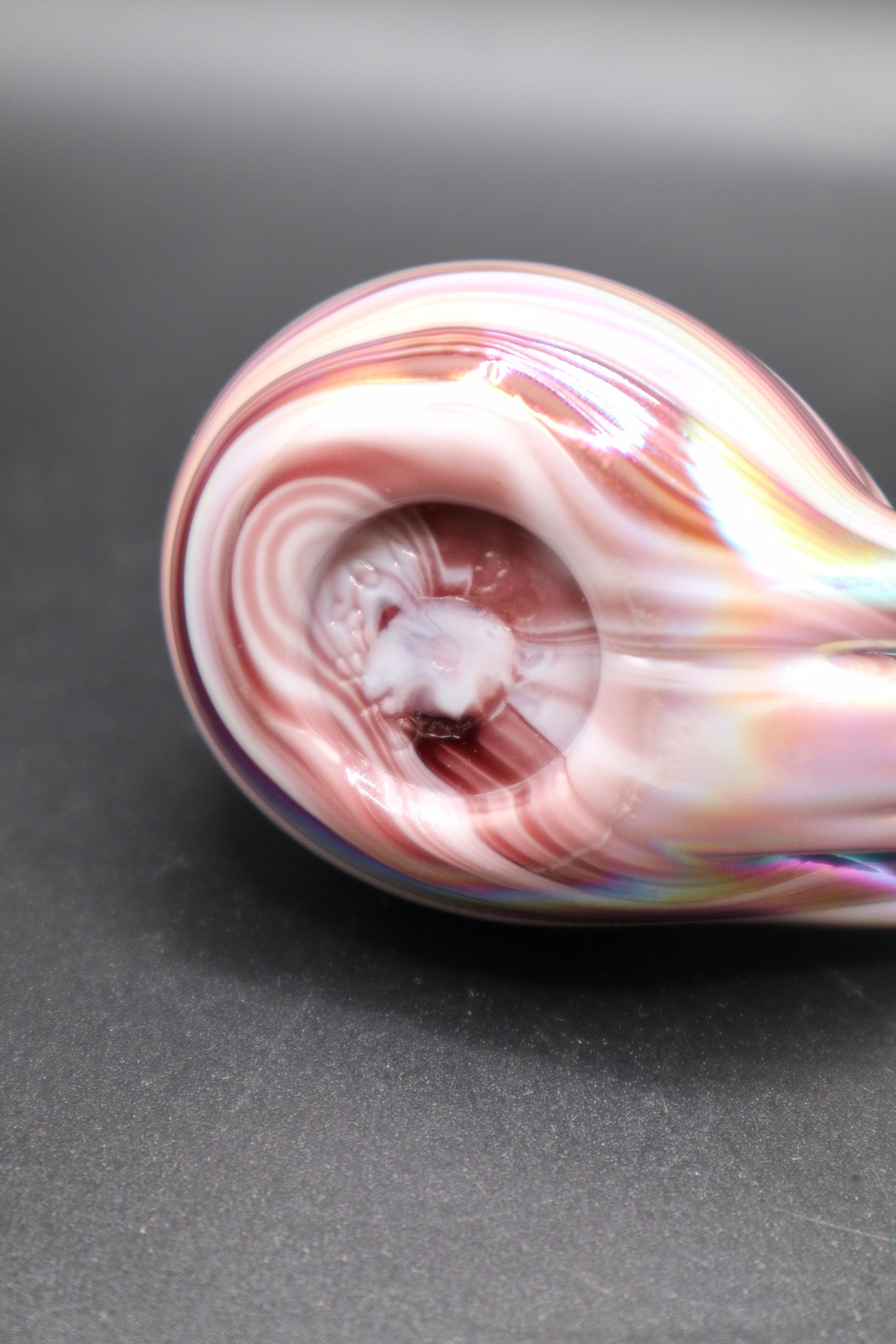 VINTAGE 1988 GISON ART GLASS PAPERWEIGHT