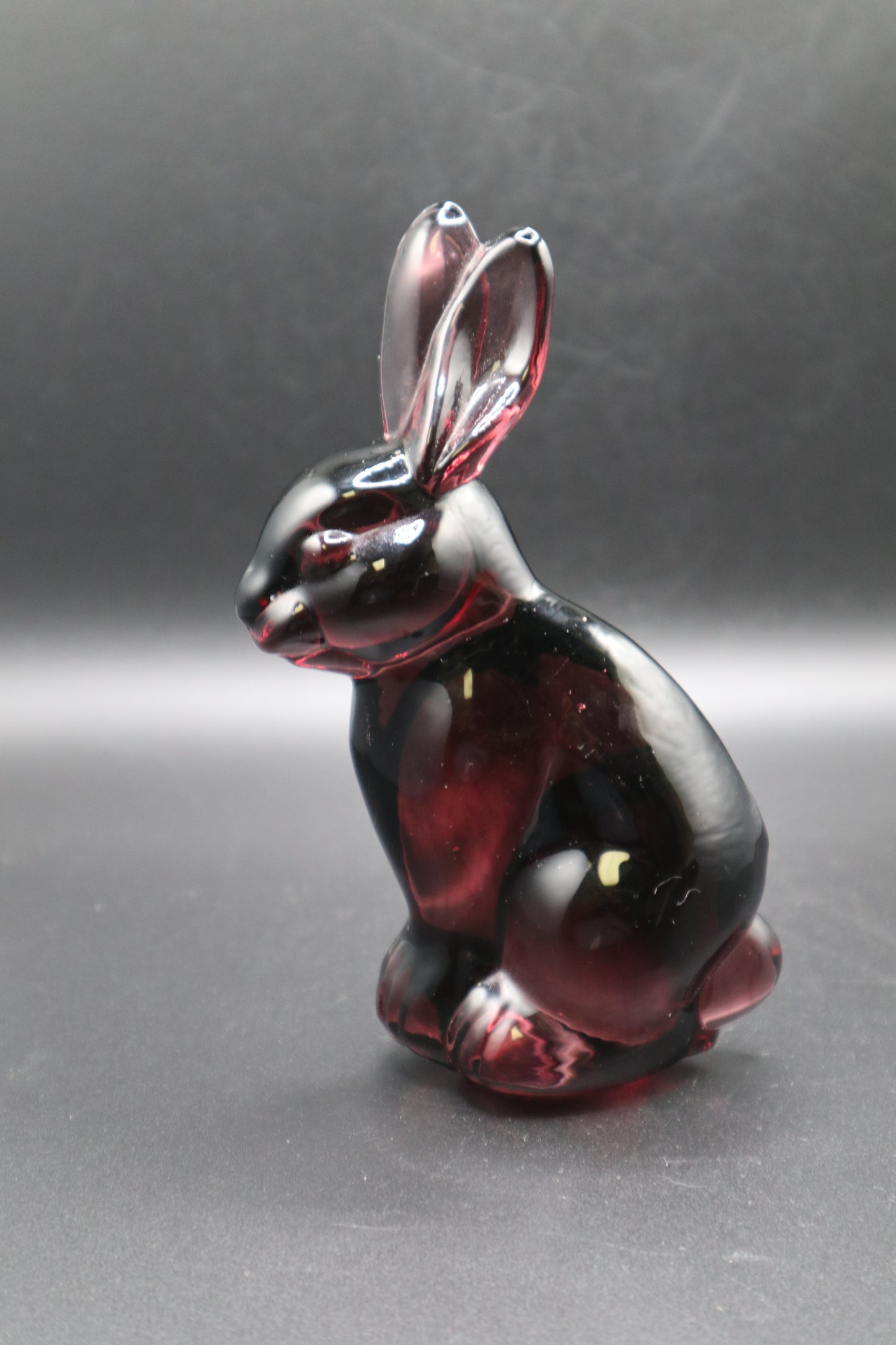 SILVESTRI PURPLE GLASS RABBIT PAPERWEIGHT