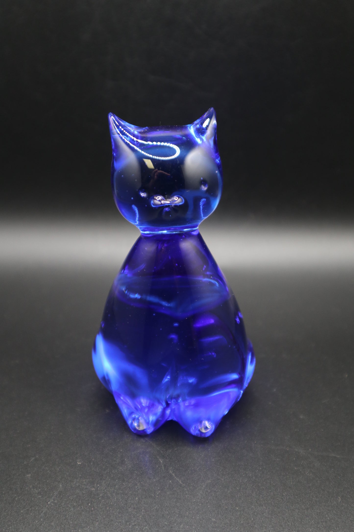 VINTAGE HAND BLOWN COBALT BLUE ART GLASS CAT
