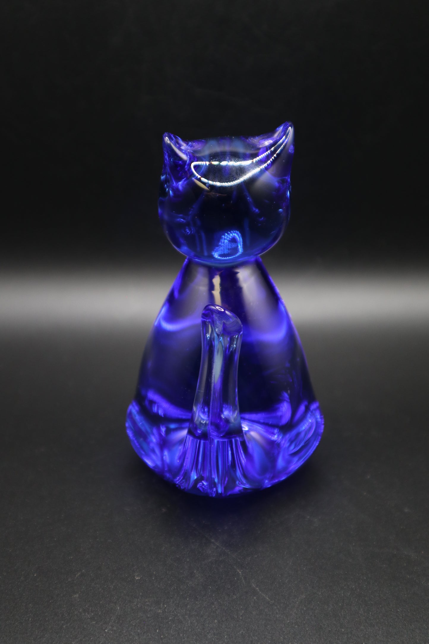 VINTAGE HAND BLOWN COBALT BLUE ART GLASS CAT