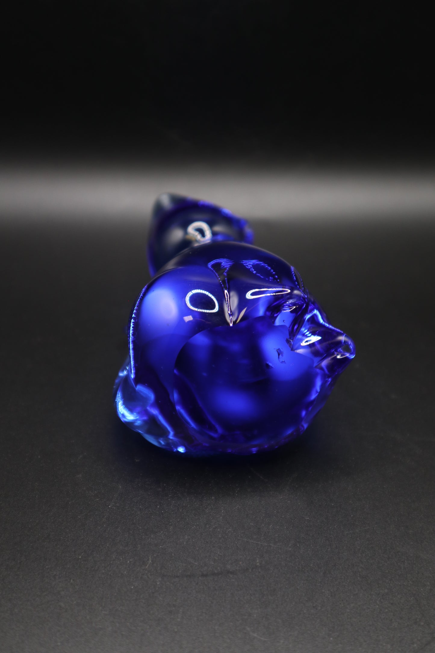 VINTAGE HAND BLOWN COBALT BLUE ART GLASS CAT