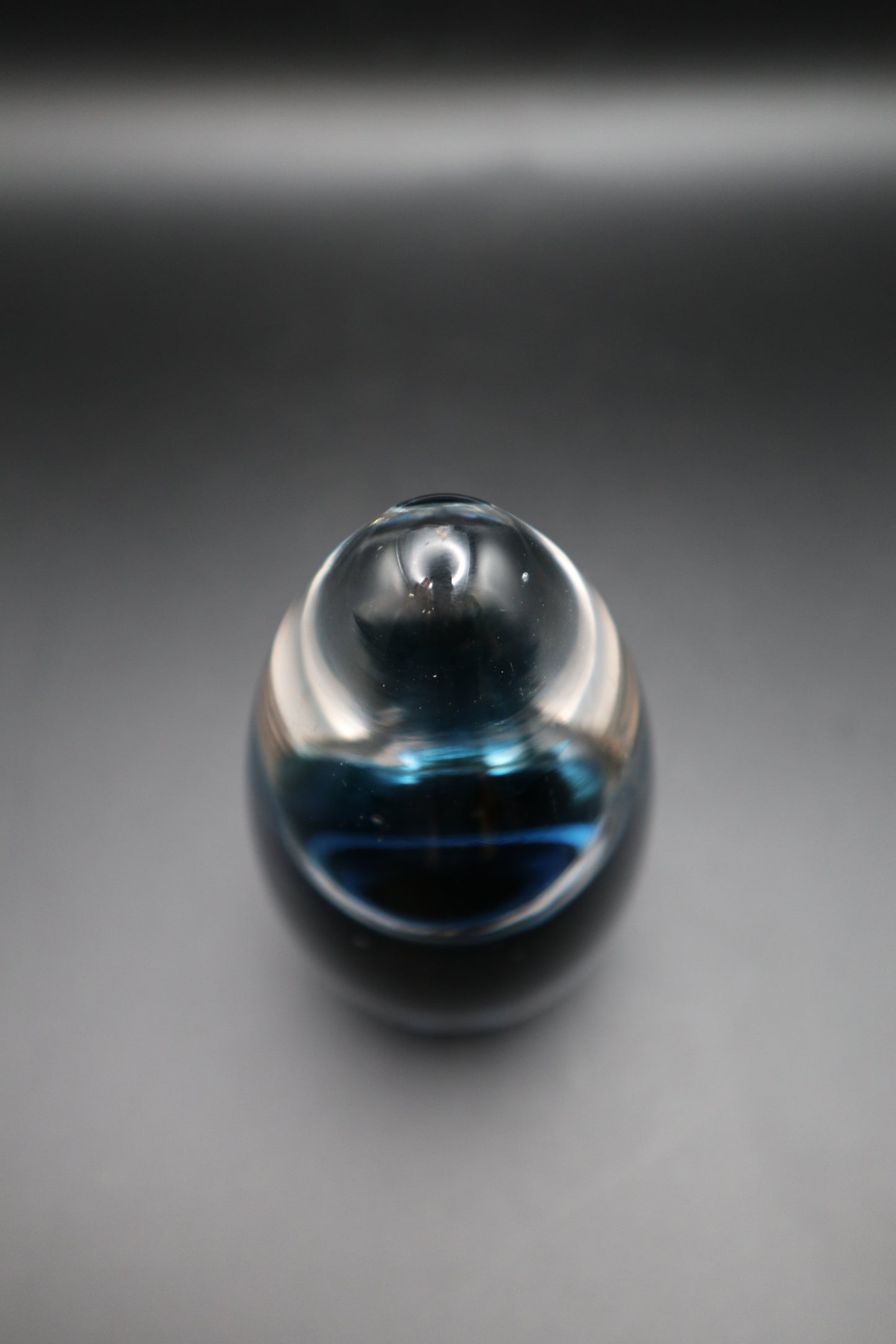 VINTAGE WEDGWOOD ENGLAND HANDBLOWN GLASS PAPERWEIGHT