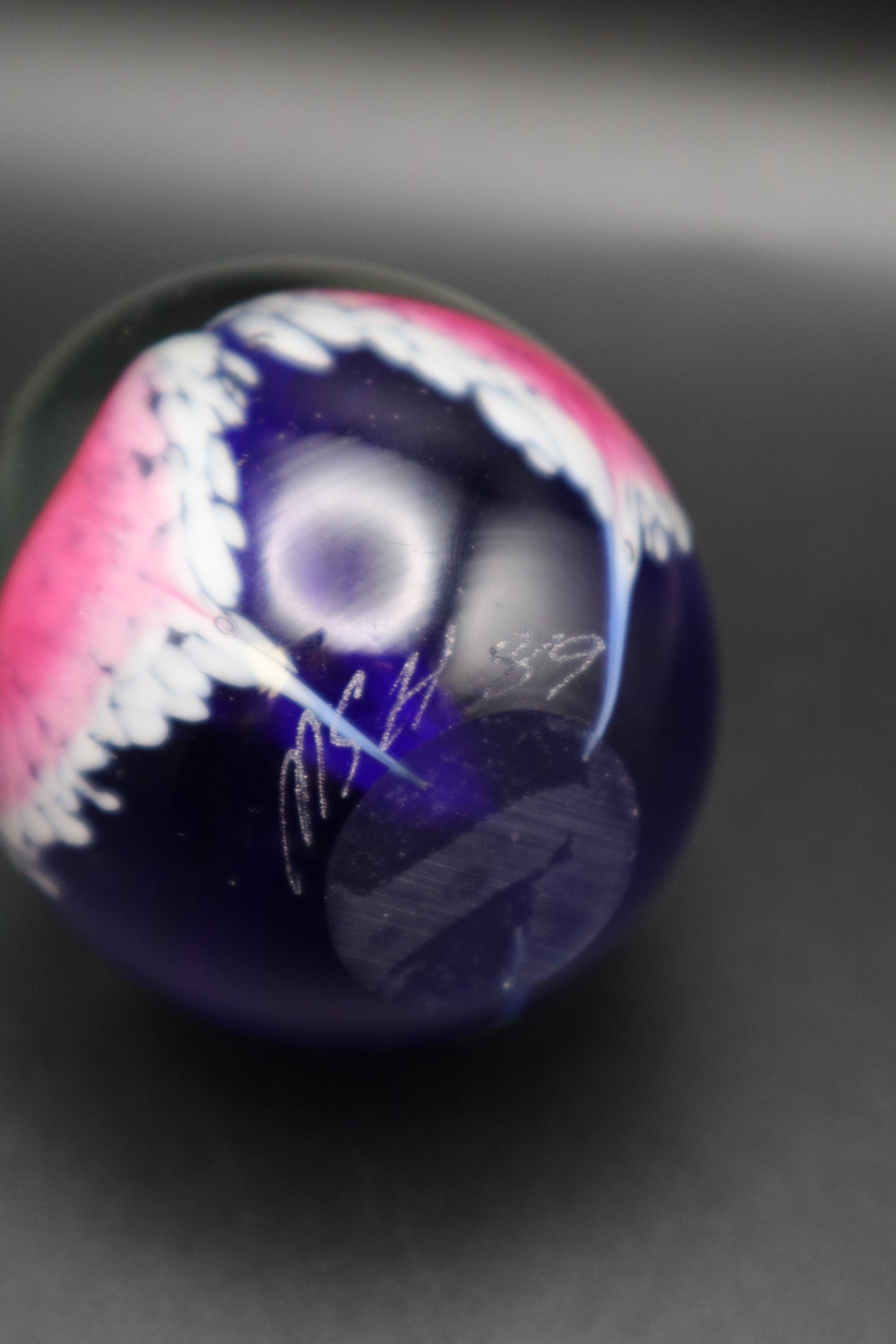 MSH ART GLASS HAND BLOWN PAPERWEIGHT