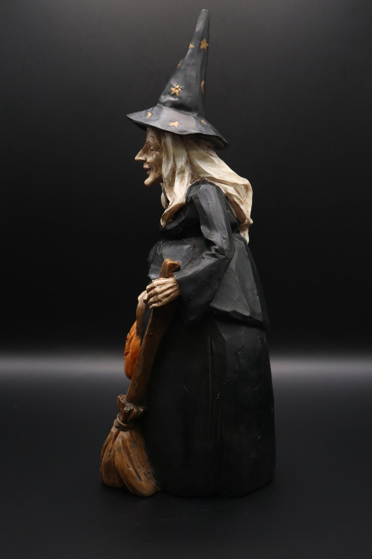 VINTAGE RESIN FOLK ART HALLOWEEN WITCH