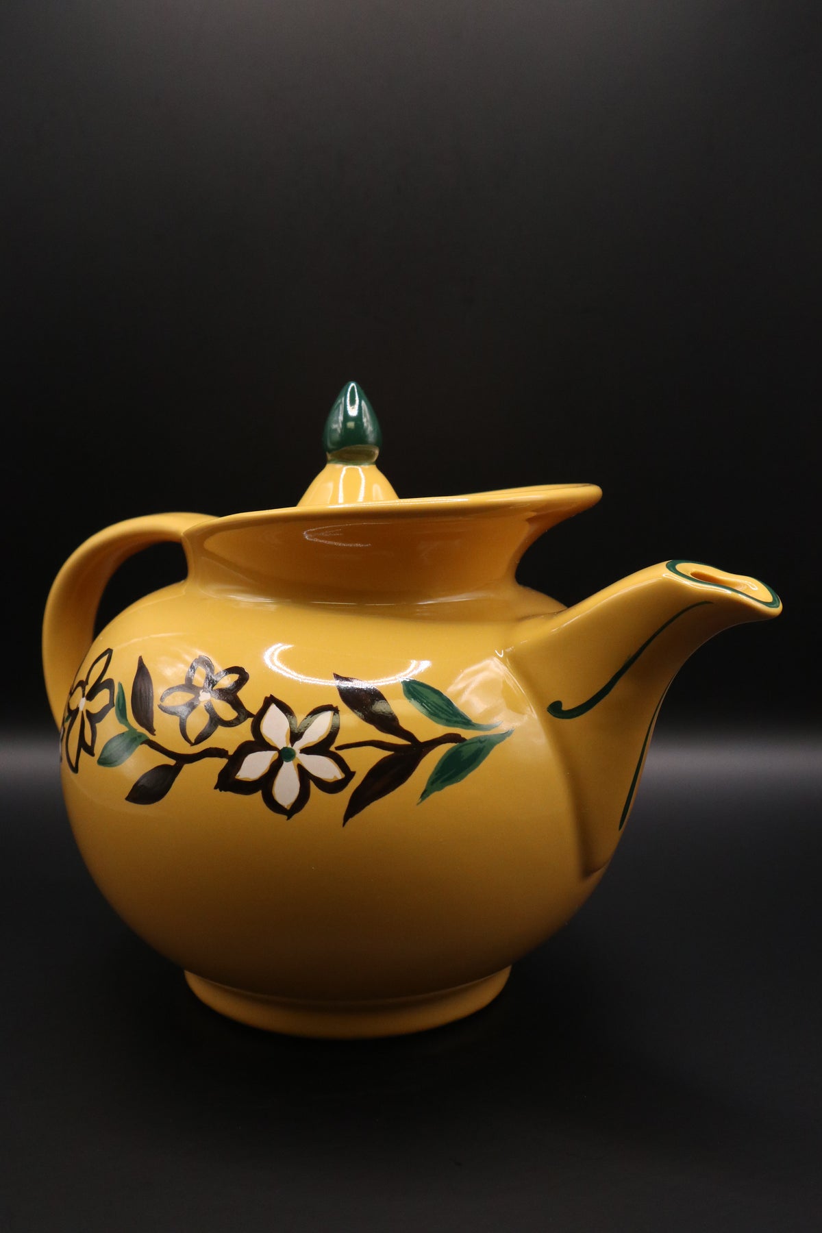 VINTAGE HALL CHINA "WINDSHIELD" TEAPOT