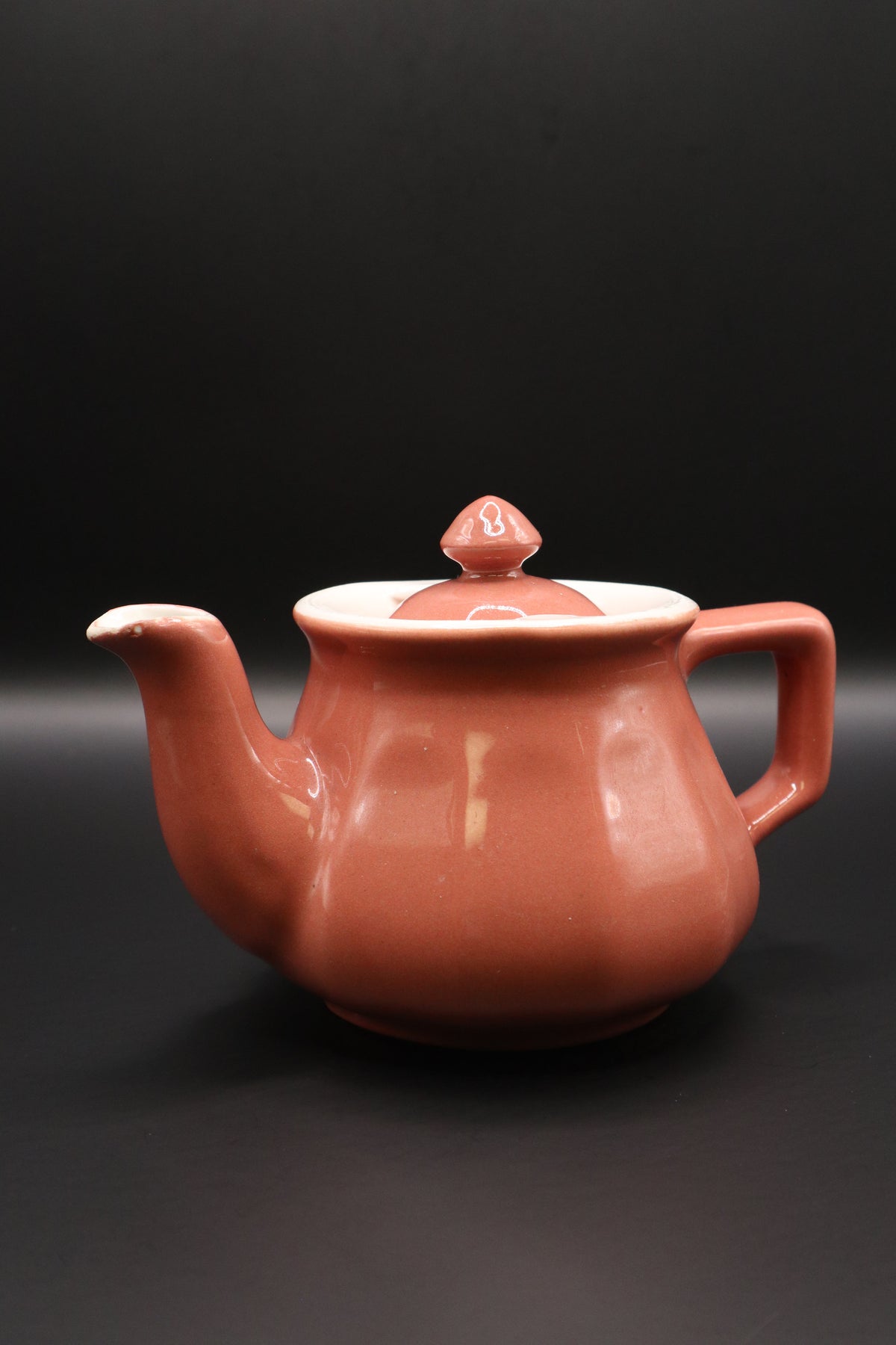 VINTAGE HALL CHINA INDIVIDUAL TEAPOT (AS IS)