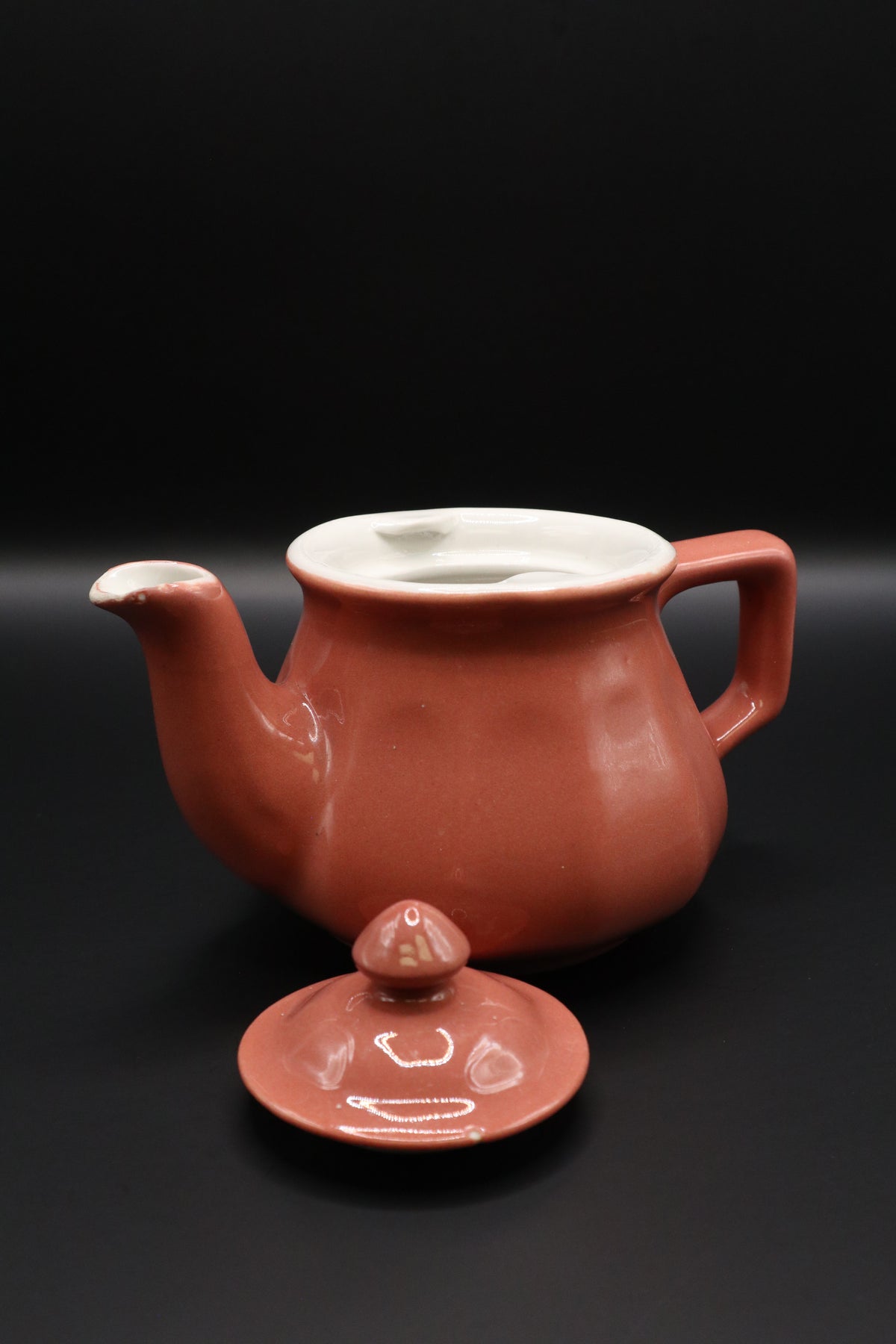 VINTAGE HALL CHINA INDIVIDUAL TEAPOT (AS IS)
