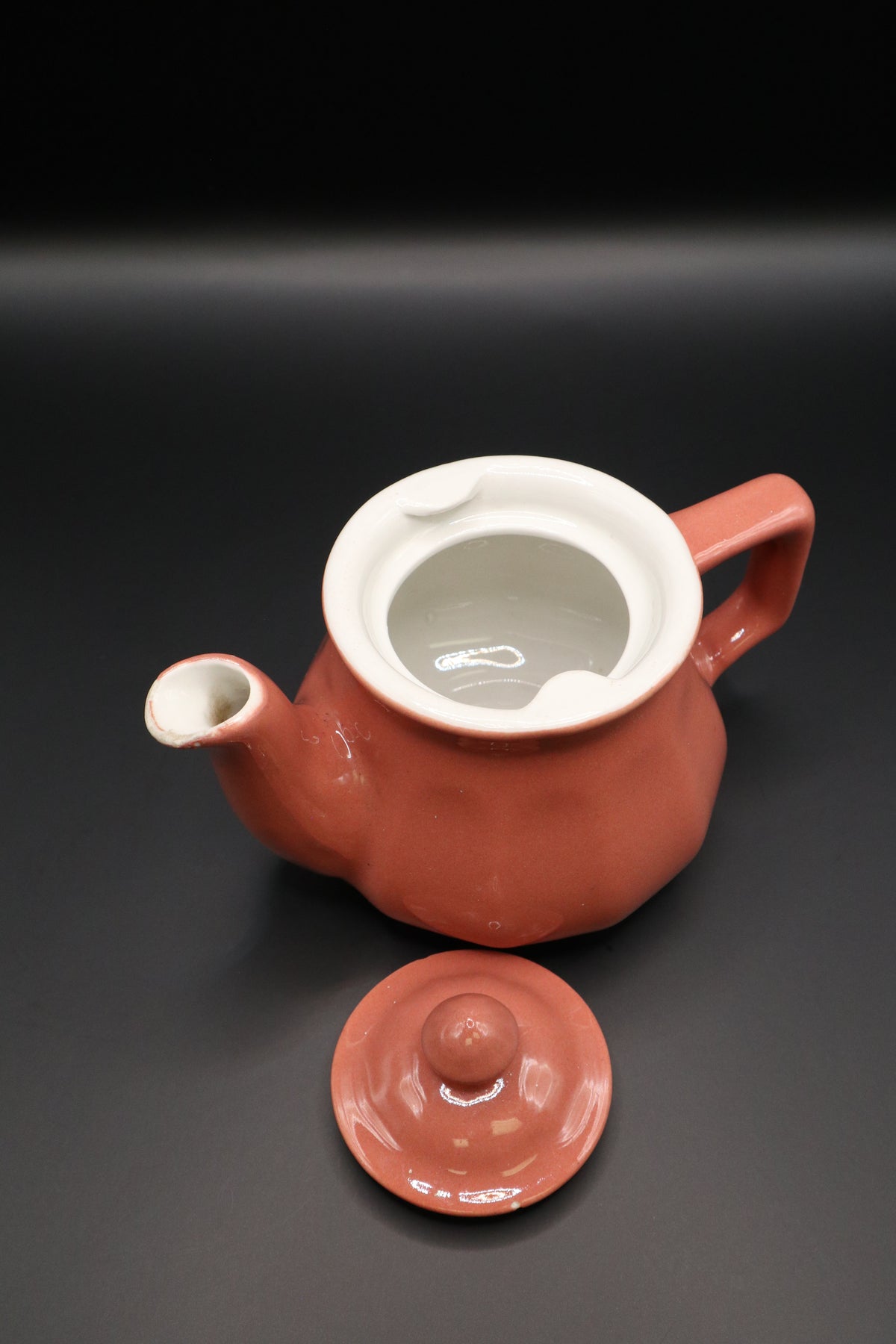 VINTAGE HALL CHINA INDIVIDUAL TEAPOT (AS IS)