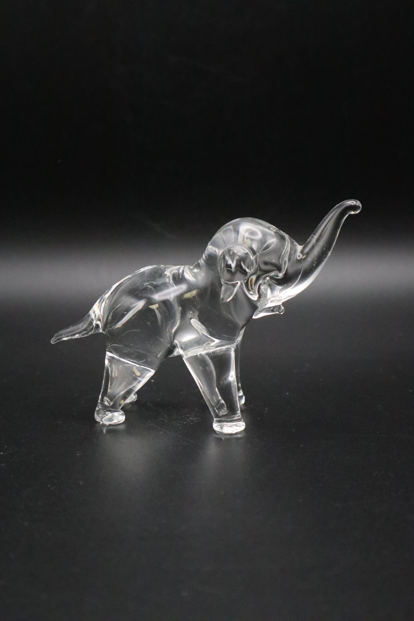 VINTAGE HAND BLOWN CRYSTAL ART GLASS ELEPHANT
