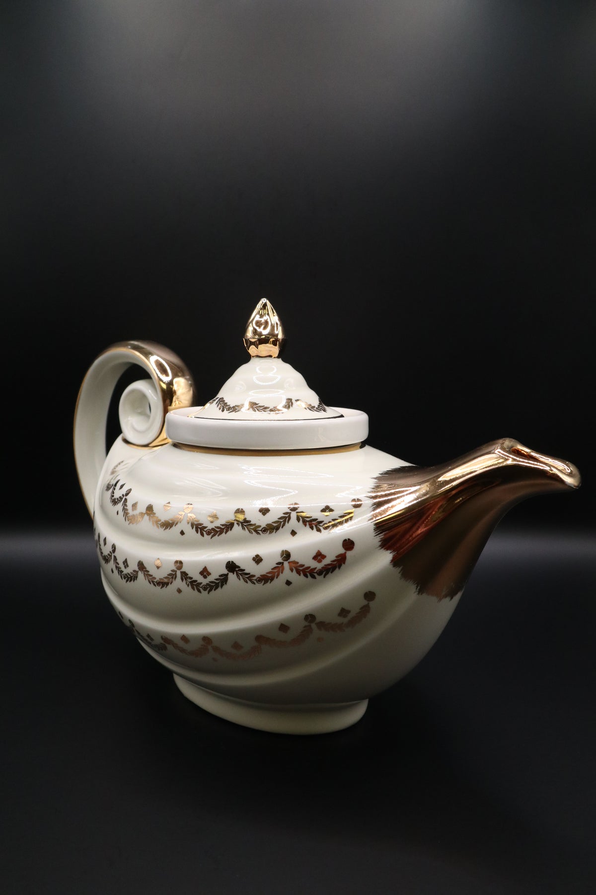 VINTAGE HALL CHINA "ALADDIN" TEAPOT